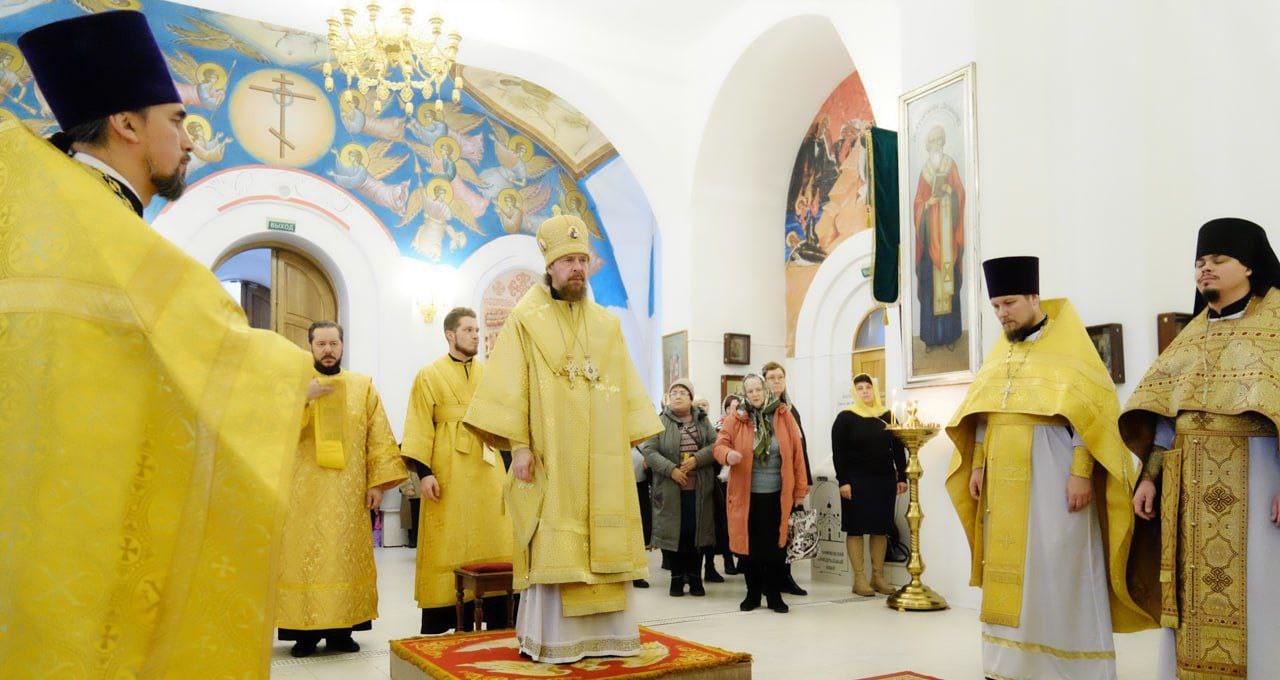 АРХИЕРЕЙСКОЕ БОГОСЛУЖЕНИЕ В СЕРАФИМОВСКОМ КАФЕДРАЛЬНОМ СОБОРЕ