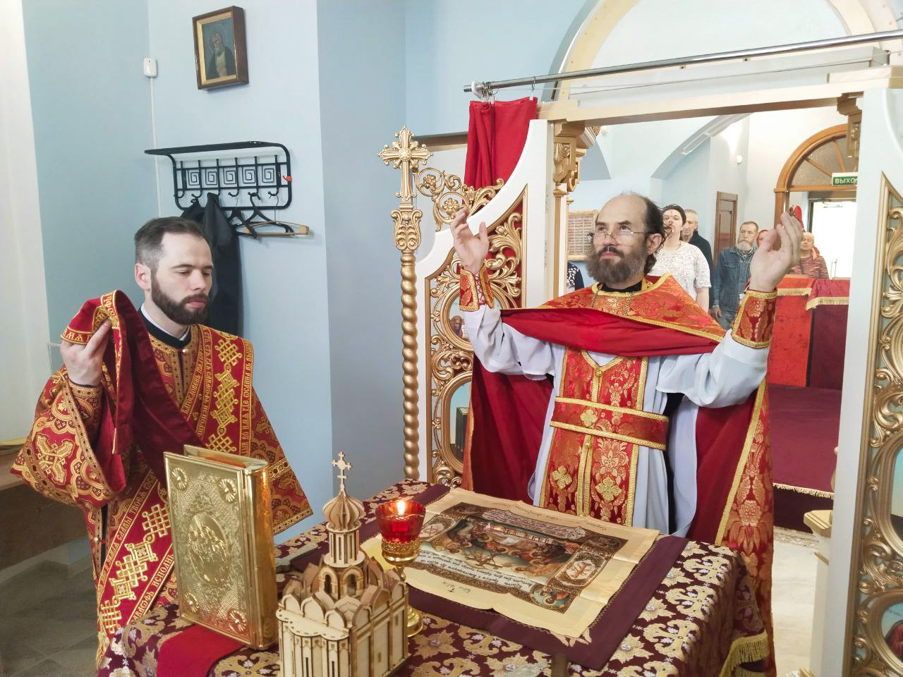 ПРЕСТОЛЬНЫЙ ПРАЗДНИК КРЕСТИЛЬНОГО ХРАМА