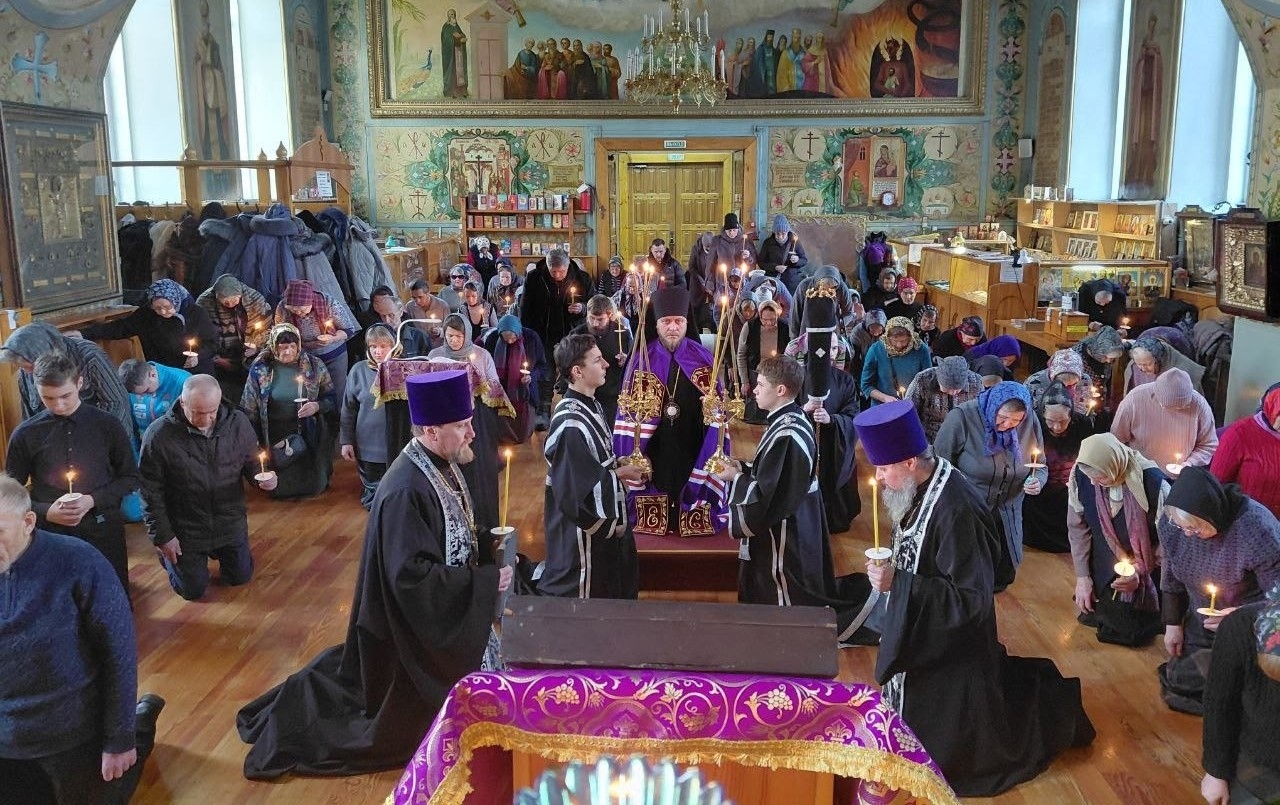 ВЕЛИКОЕ ПОВЕЧЕРИЕ В НИКОЛЬСКОМ СОБОРНОМ ХРАМЕ Г. САТКА