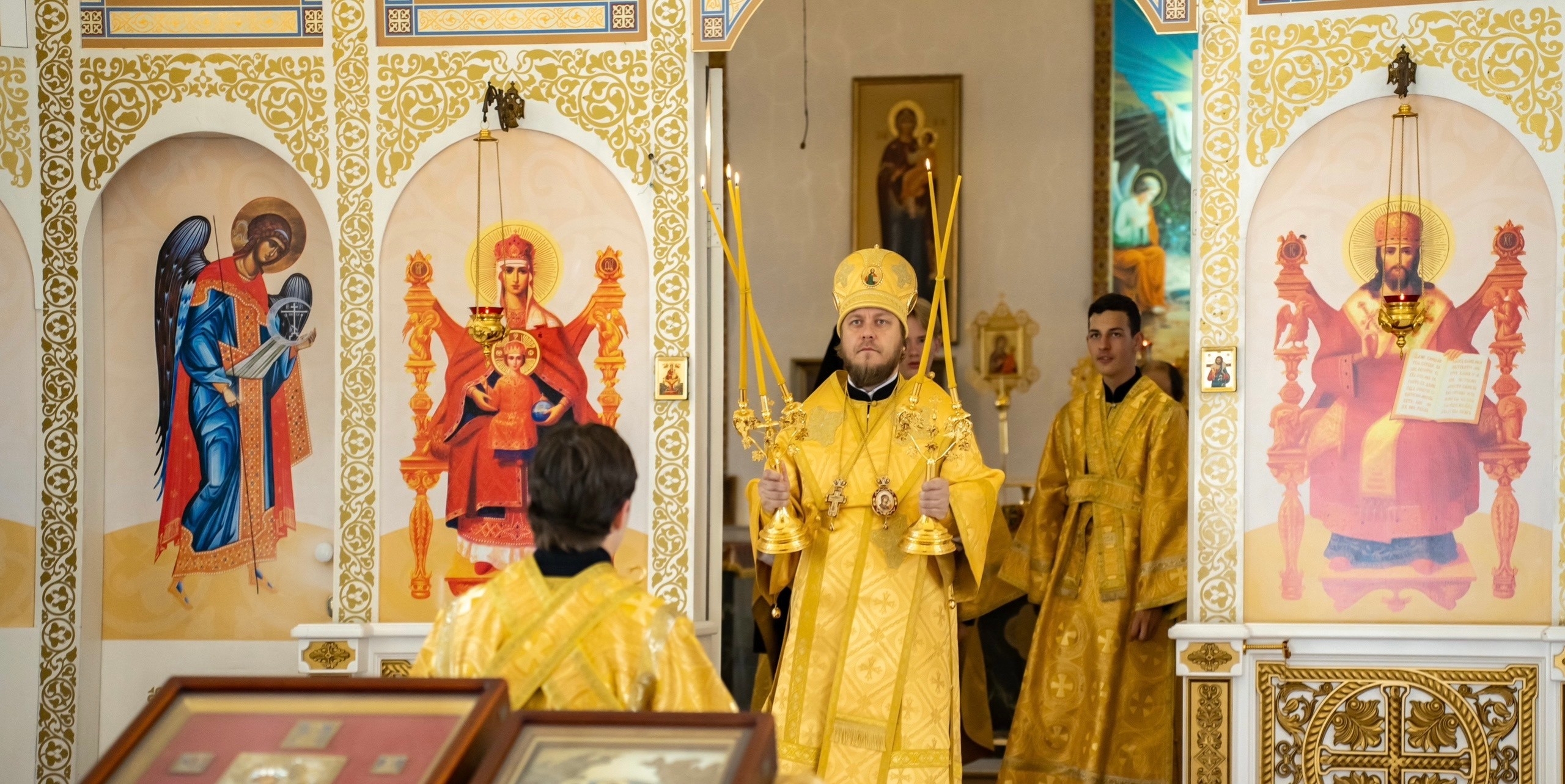 БОГОСЛУЖЕНИЕ В СЕРАФИМОВСКОМ КАФЕДРАЛЬНОМ СОБОРЕ Г. ЗЛАТОУСТА