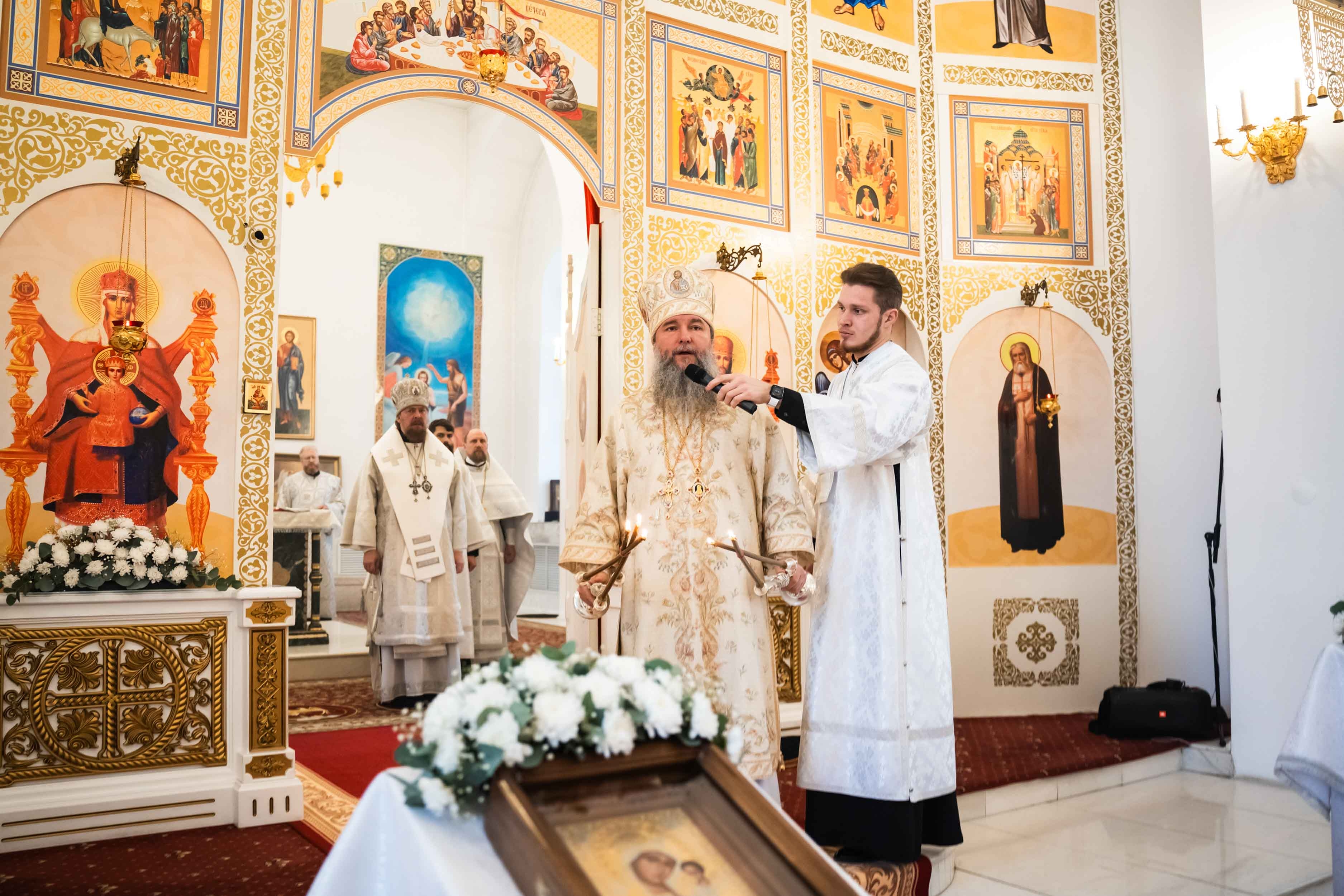 Родительская суббота в Серафимовском кафедральном соборе