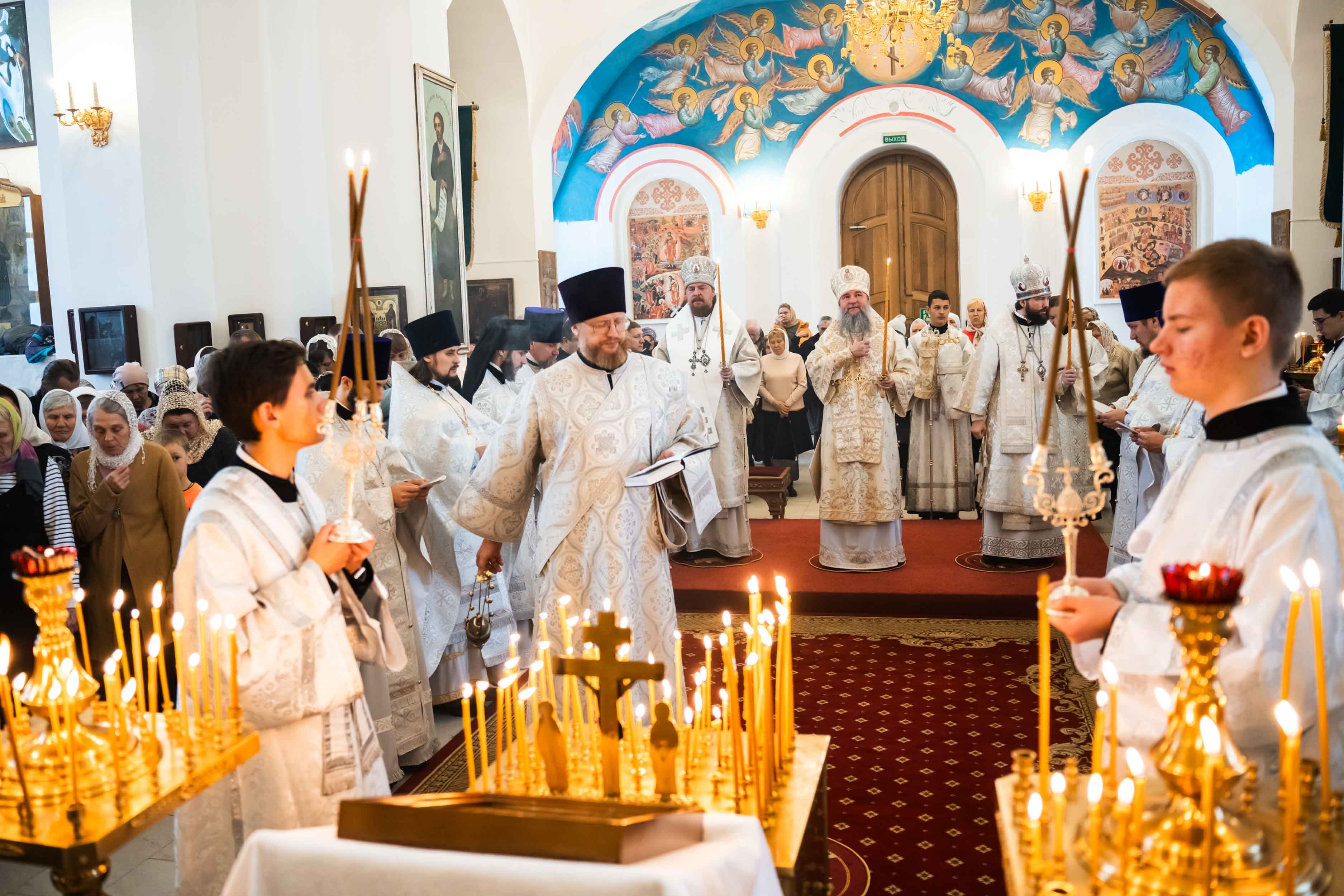 Родительская суббота в Серафимовском кафедральном соборе