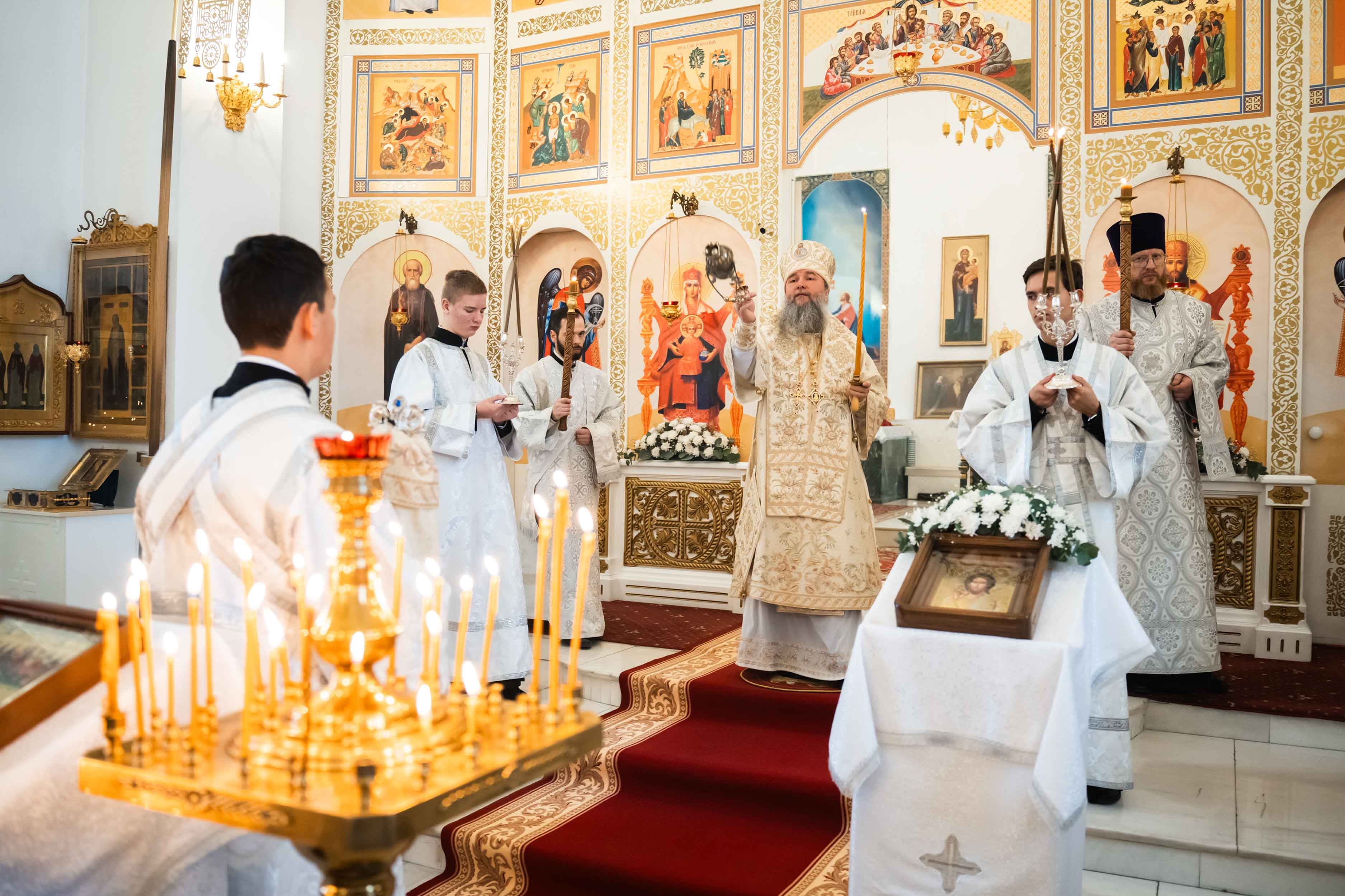 Родительская суббота в Серафимовском кафедральном соборе