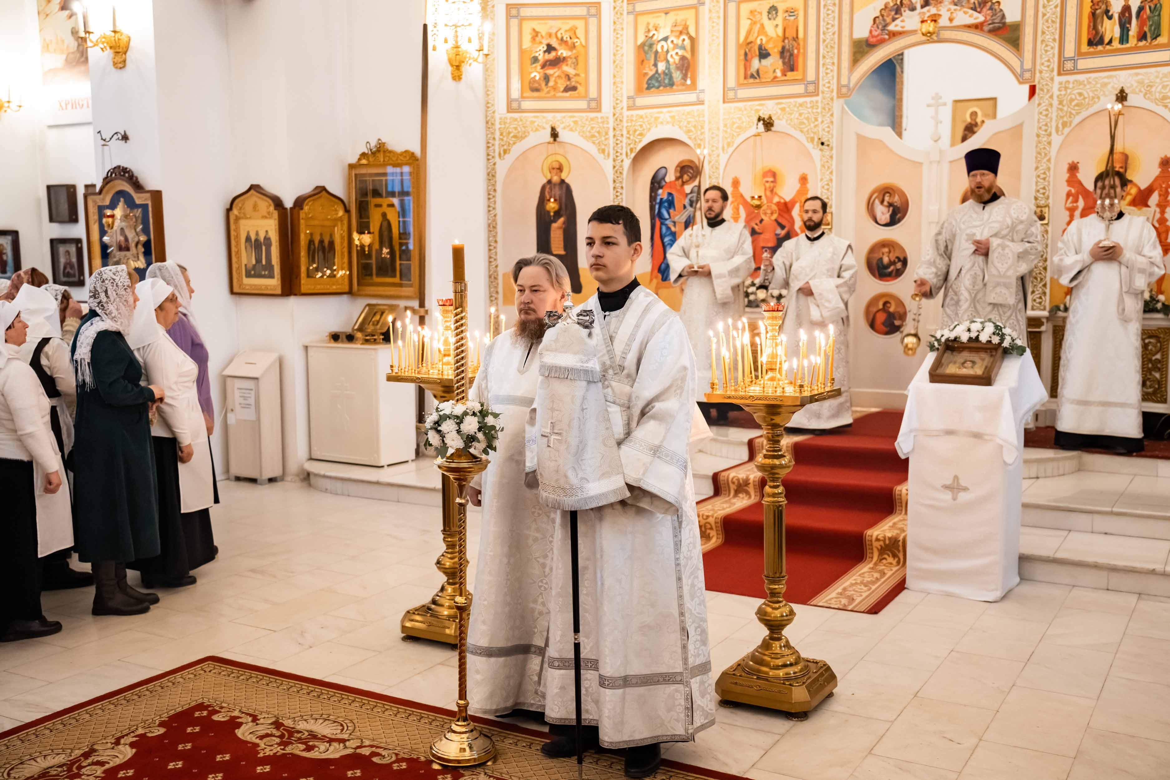 Родительская суббота в Серафимовском кафедральном соборе
