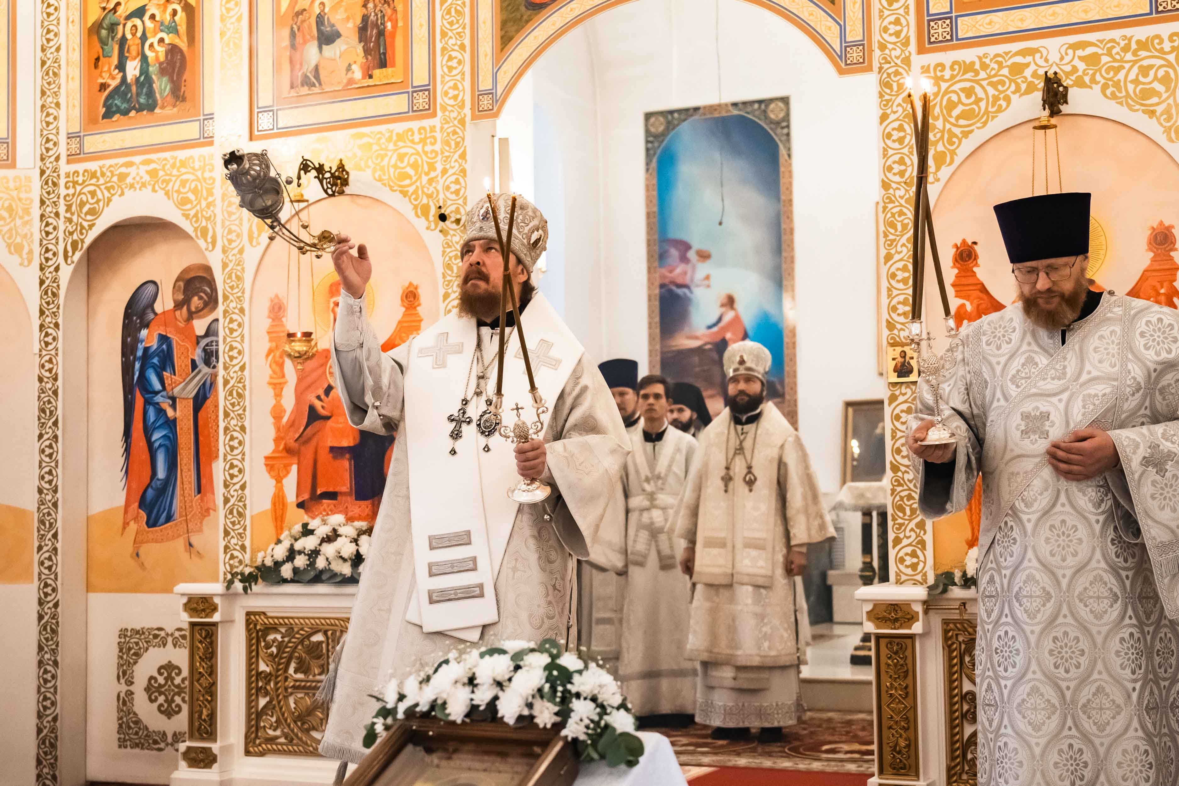Родительская суббота в Серафимовском кафедральном соборе