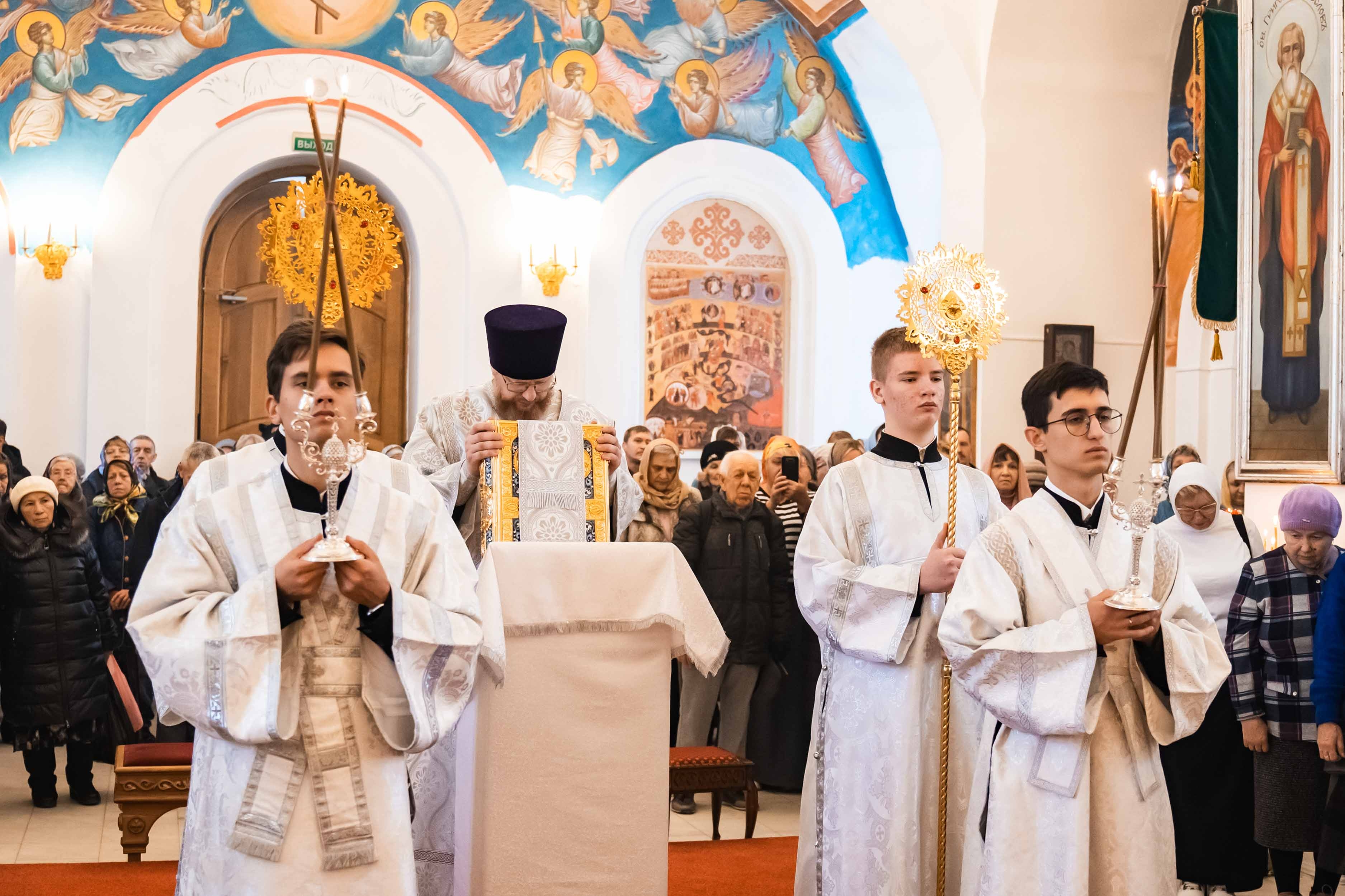 Родительская суббота в Серафимовском кафедральном соборе