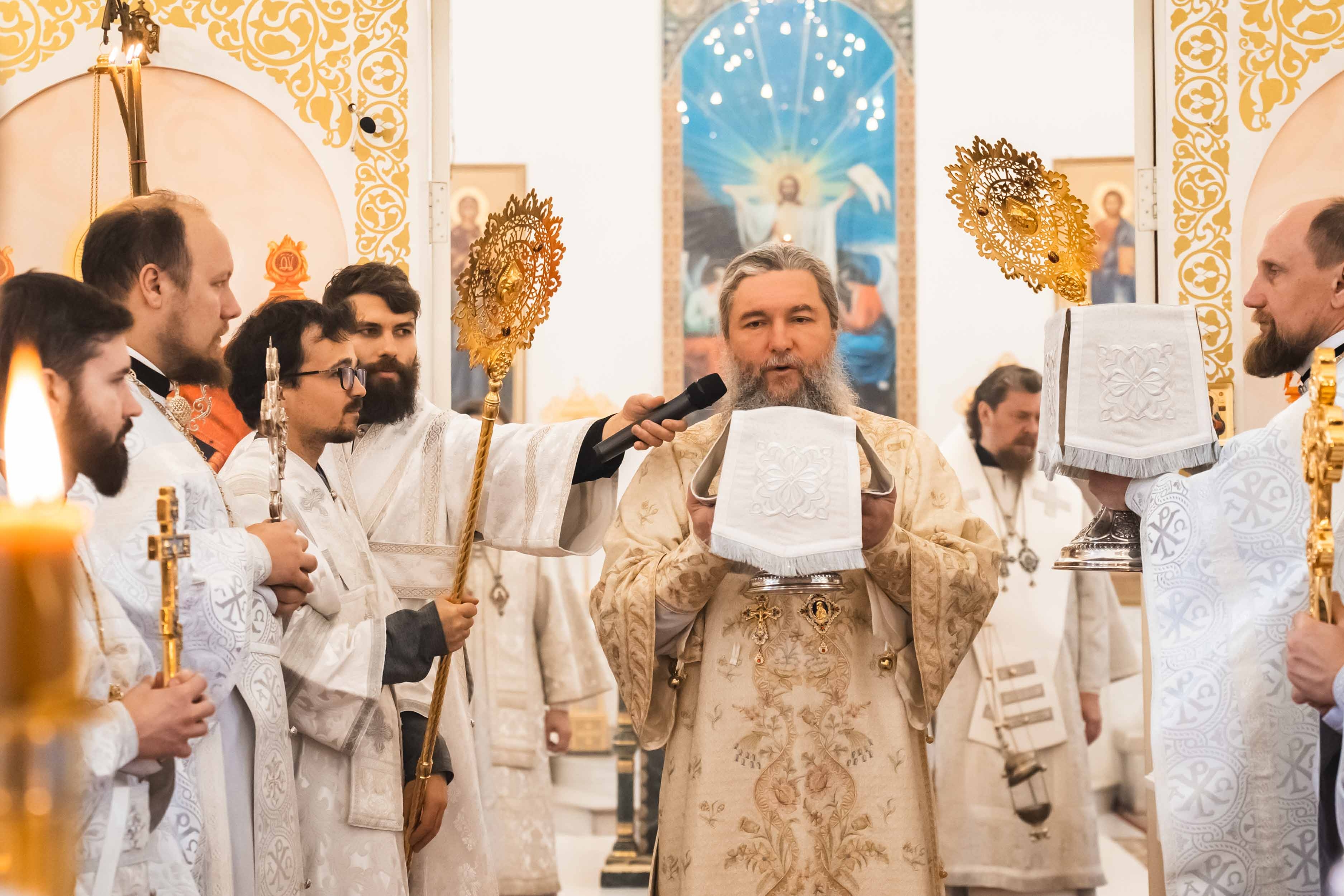Родительская суббота в Серафимовском кафедральном соборе