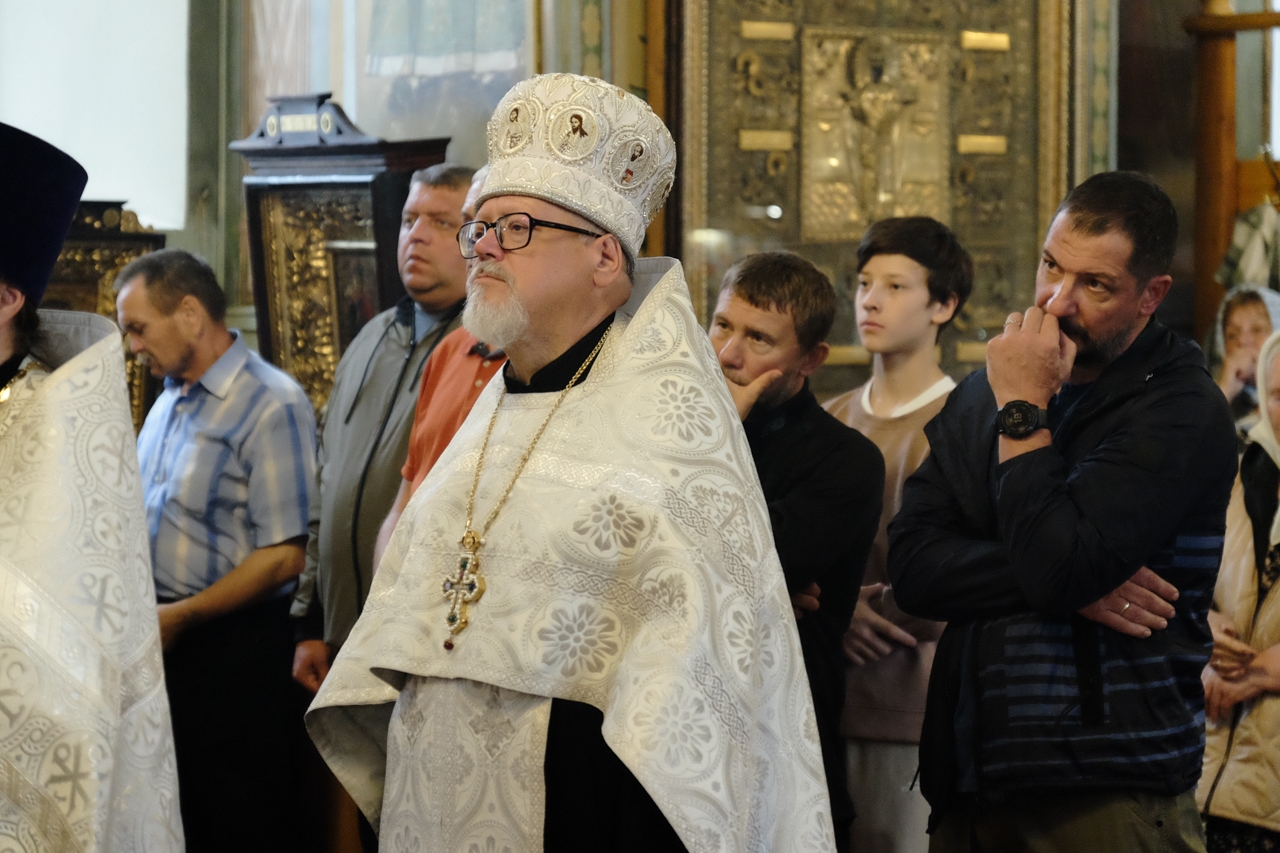 Всенощное бдение в Никольском соборном храме. Преображение Господне