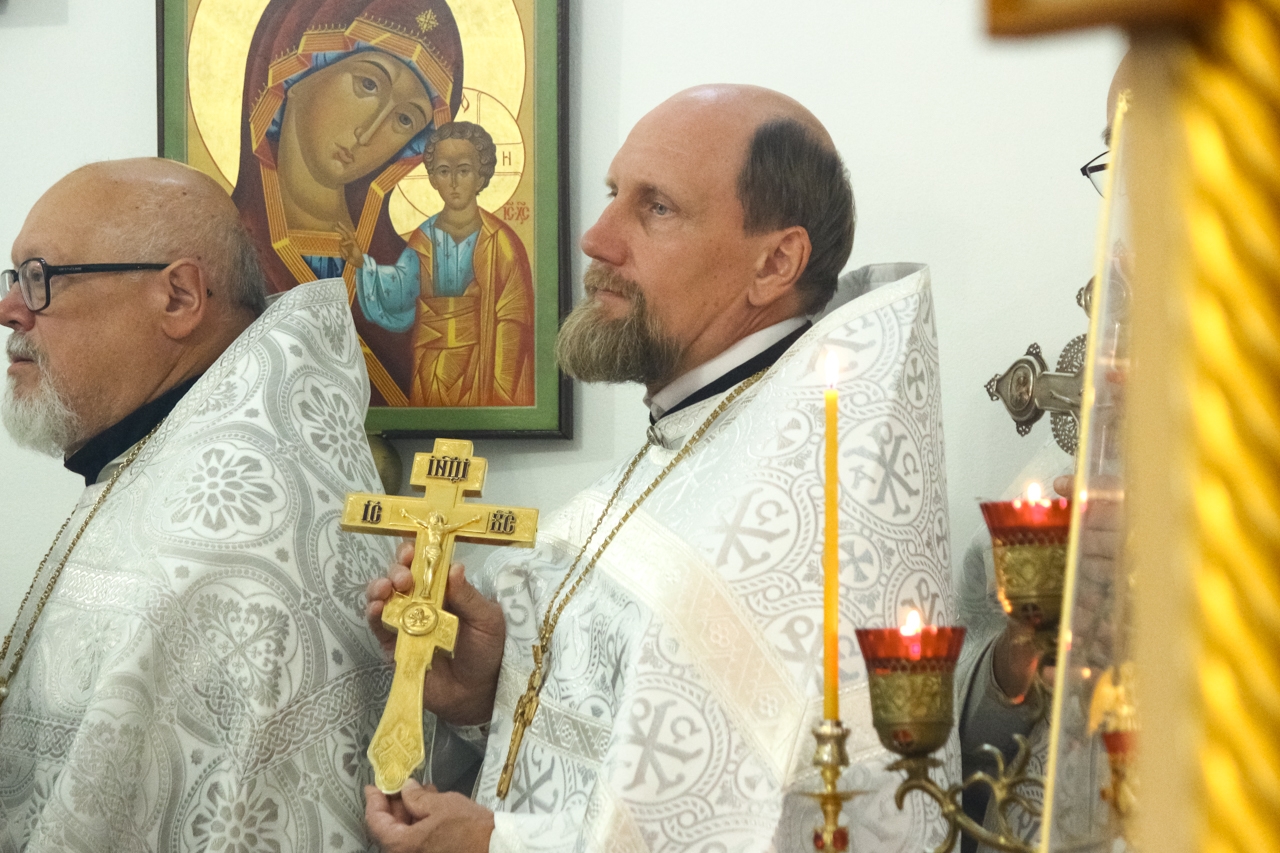 Литургия в Серафимовском кафедральном соборе. Предпразднство Преображения Господня