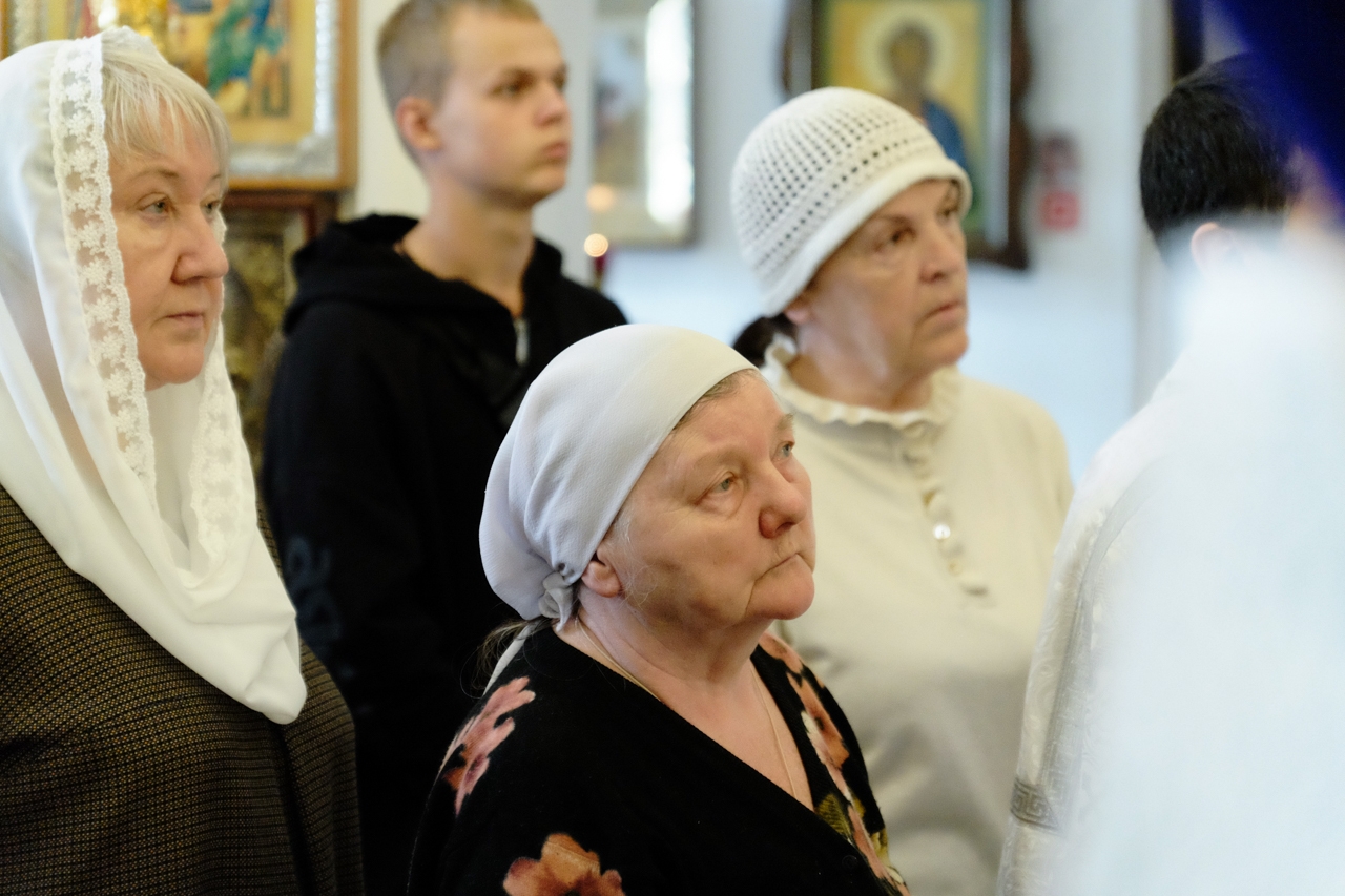 Литургия в Серафимовском кафедральном соборе. Предпразднство Преображения Господня