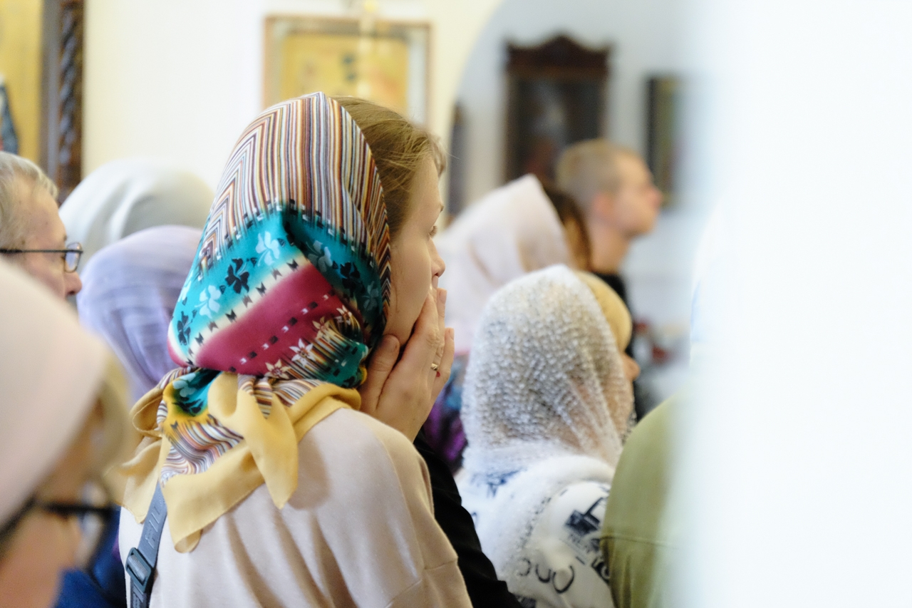 Литургия в Серафимовском кафедральном соборе. Предпразднство Преображения Господня