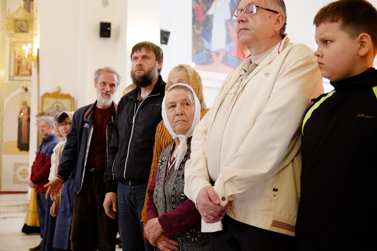 Божественная литургия Недели 5-ой по Пасхе, о свт. Феофане Затворнике
