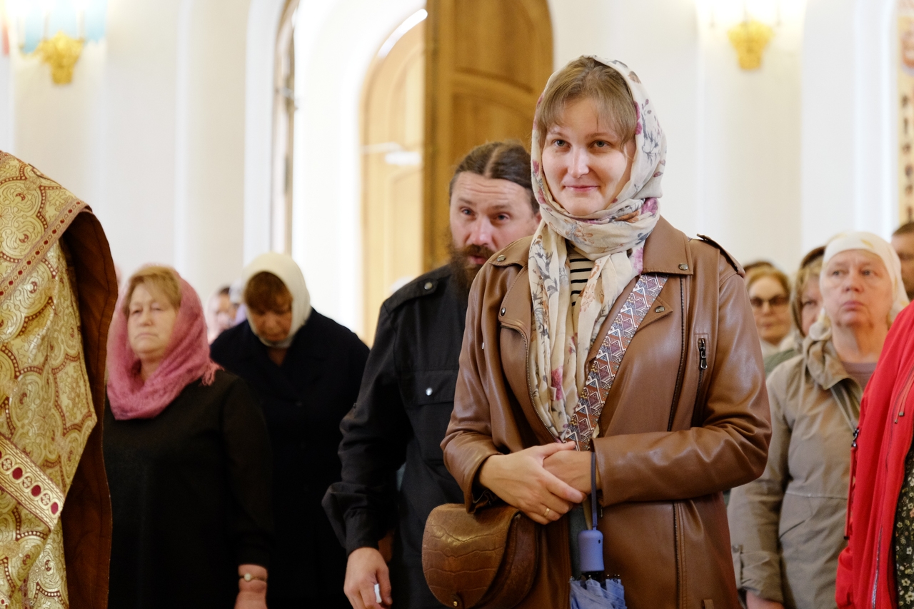 Божественная литургия Недели 5-ой по Пасхе, о свт. Феофане Затворнике