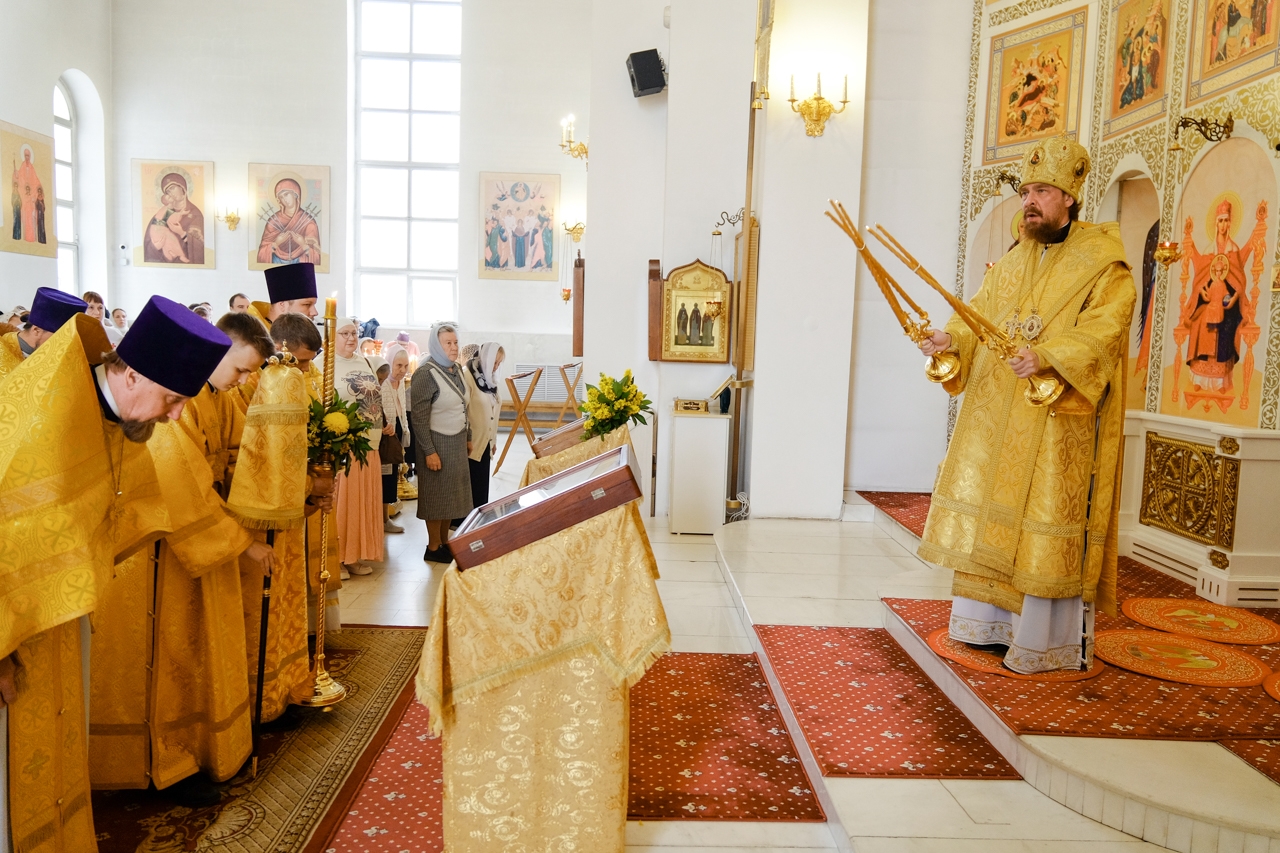 Божественная литургия Недели 5-ой по Пасхе, о свт. Феофане Затворнике