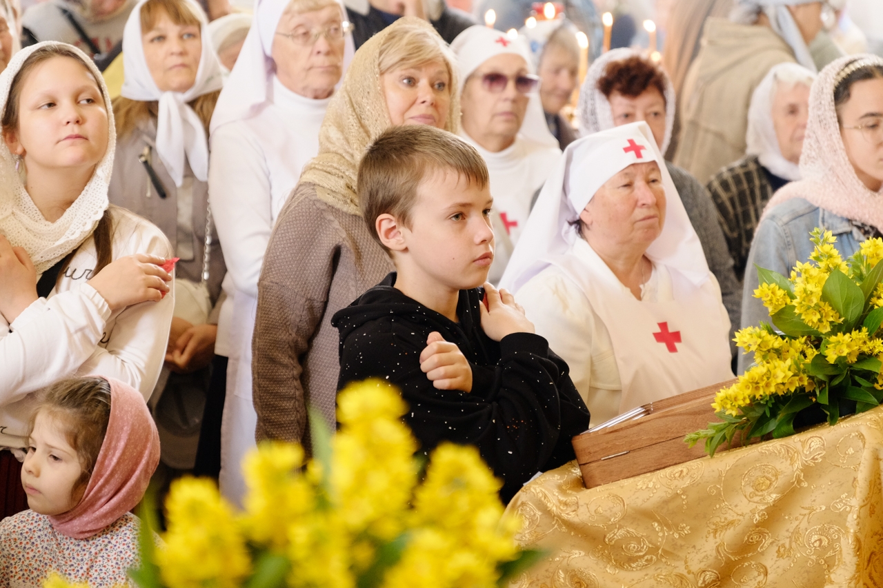 Божественная литургия Недели 5-ой по Пасхе, о свт. Феофане Затворнике