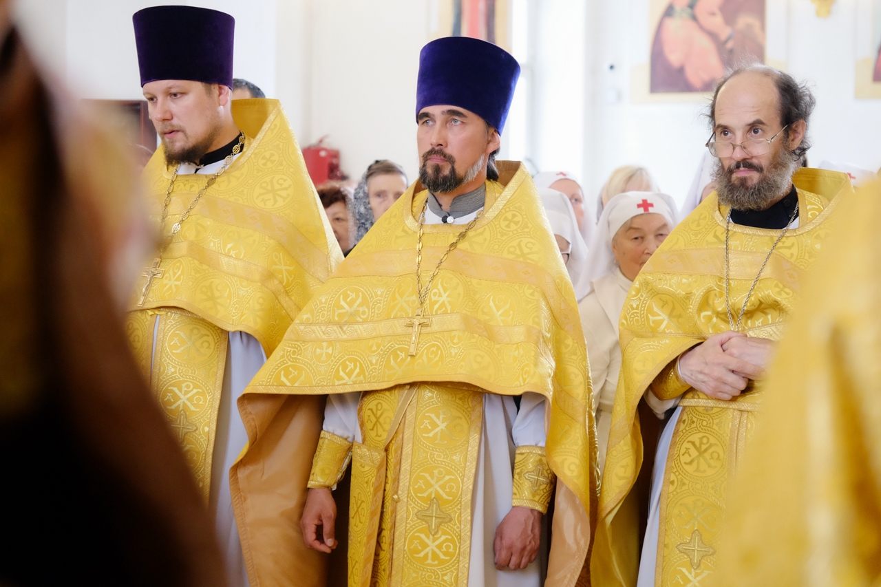 Божественная литургия Недели 5-ой по Пасхе, о свт. Феофане Затворнике