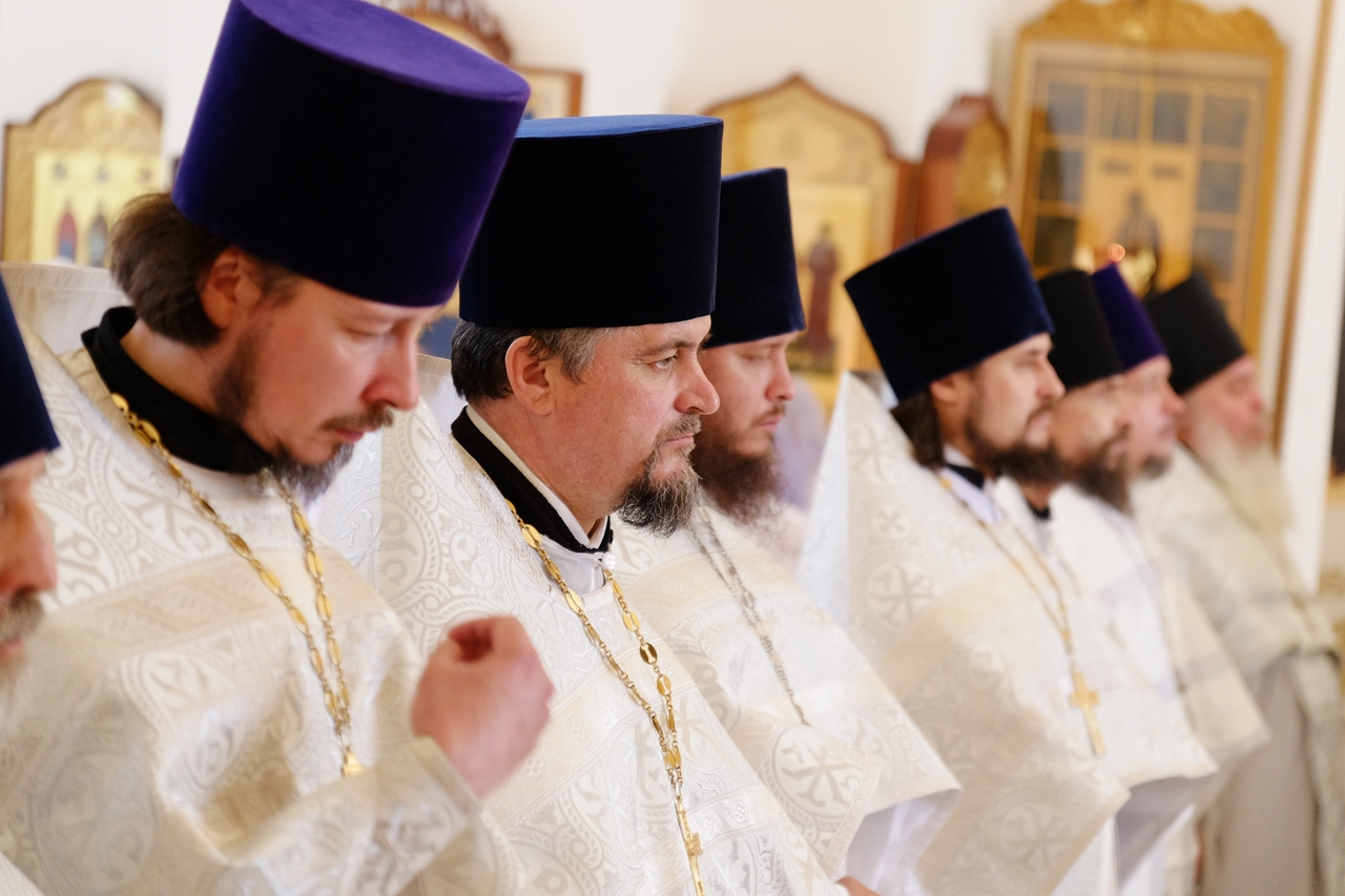 Литургия в Серафимовском кафедральном соборе. Святых отцов семи Вселенских Соборов