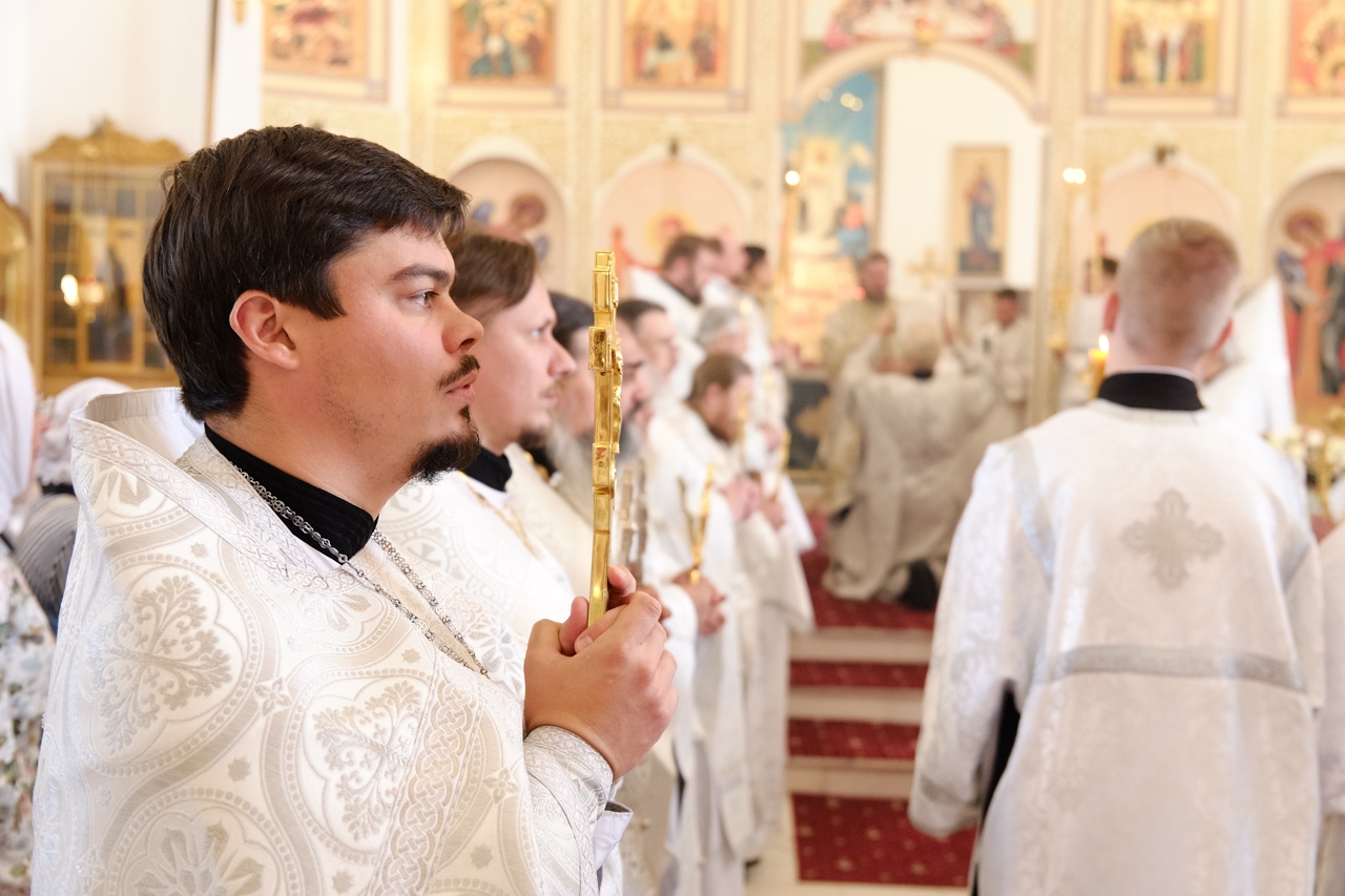 Литургия в Серафимовском кафедральном соборе. Святых отцов семи Вселенских Соборов