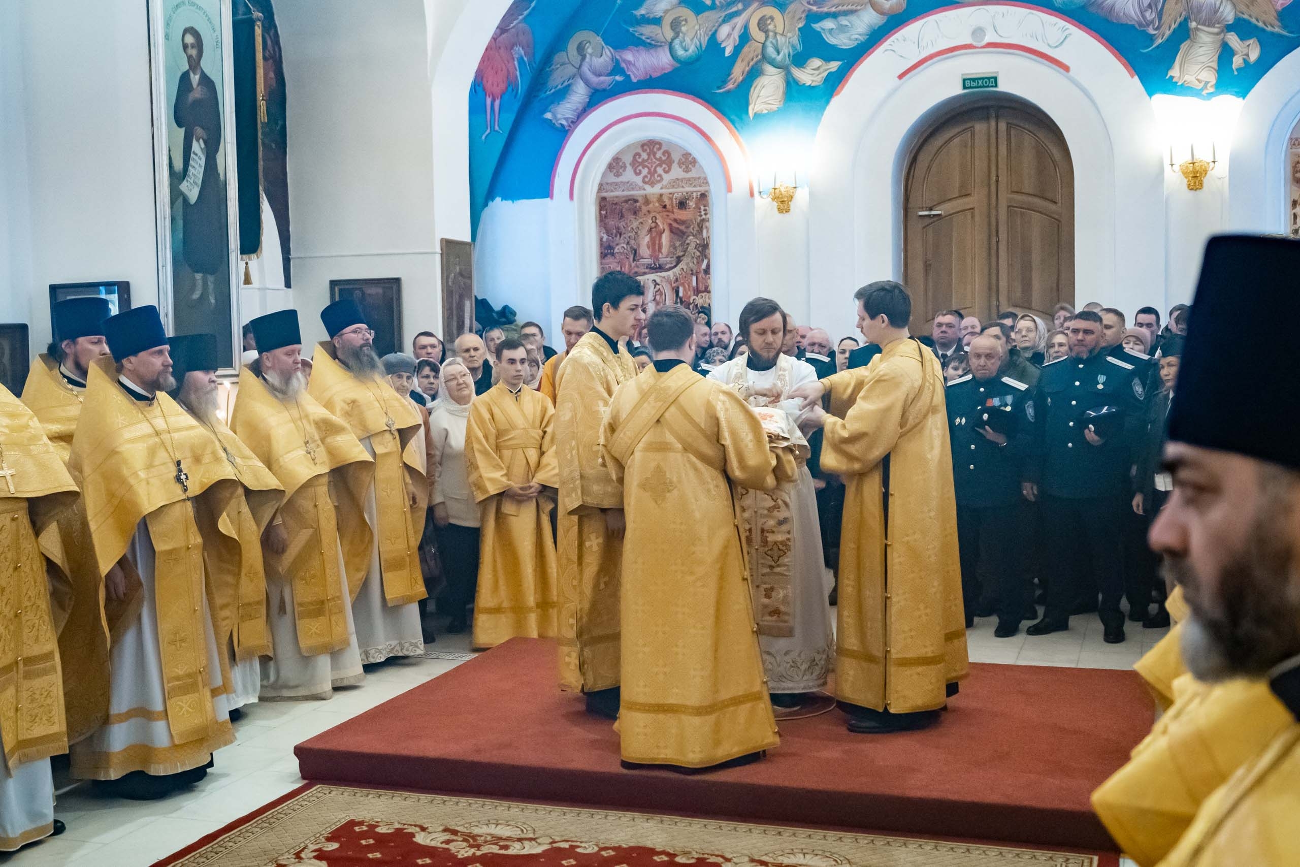 Соборная Божественная литургия. Встреча Правящего епископа Златоустовского и Саткинского Серафима
