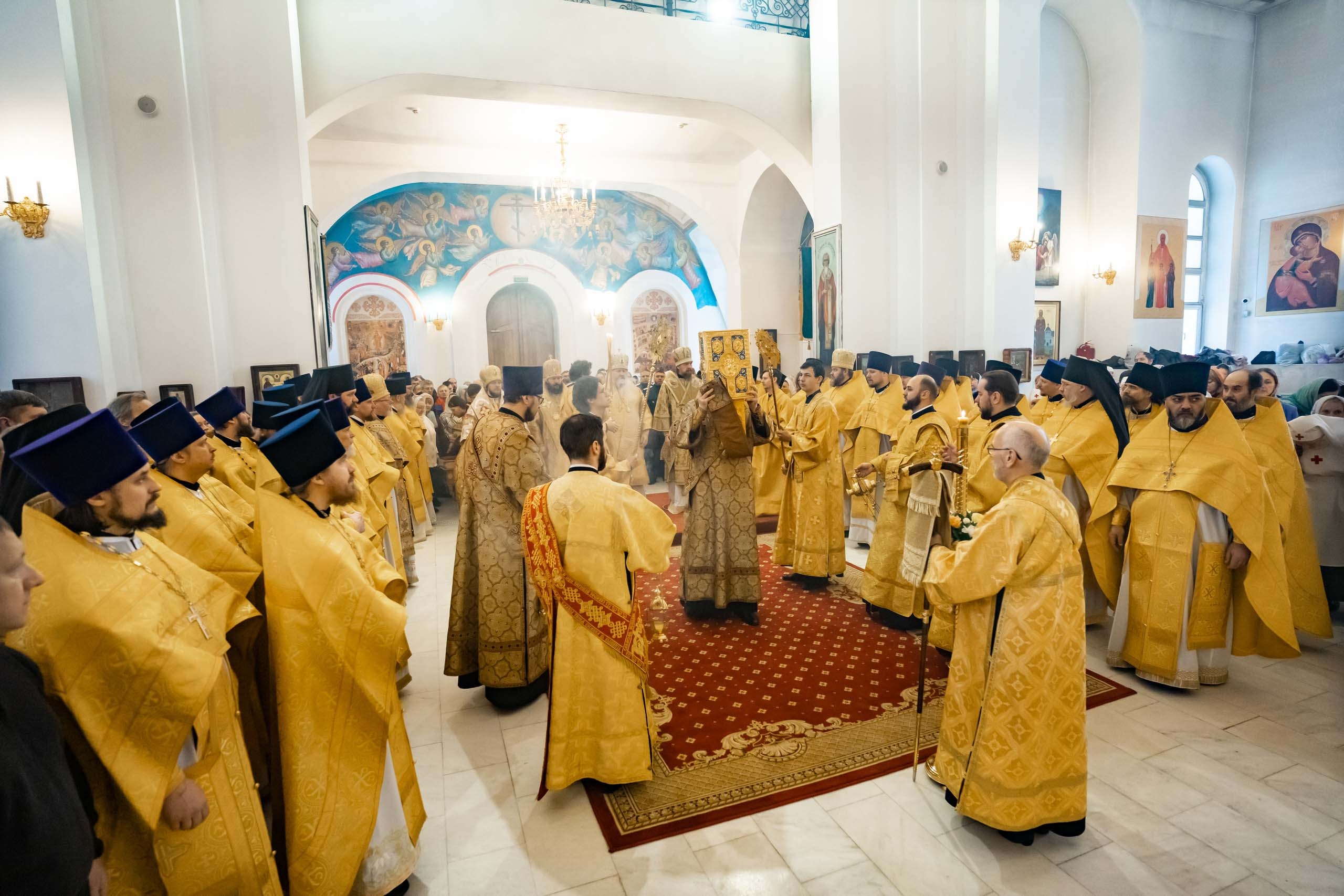Соборная Божественная литургия. Встреча Правящего епископа Златоустовского и Саткинского Серафима