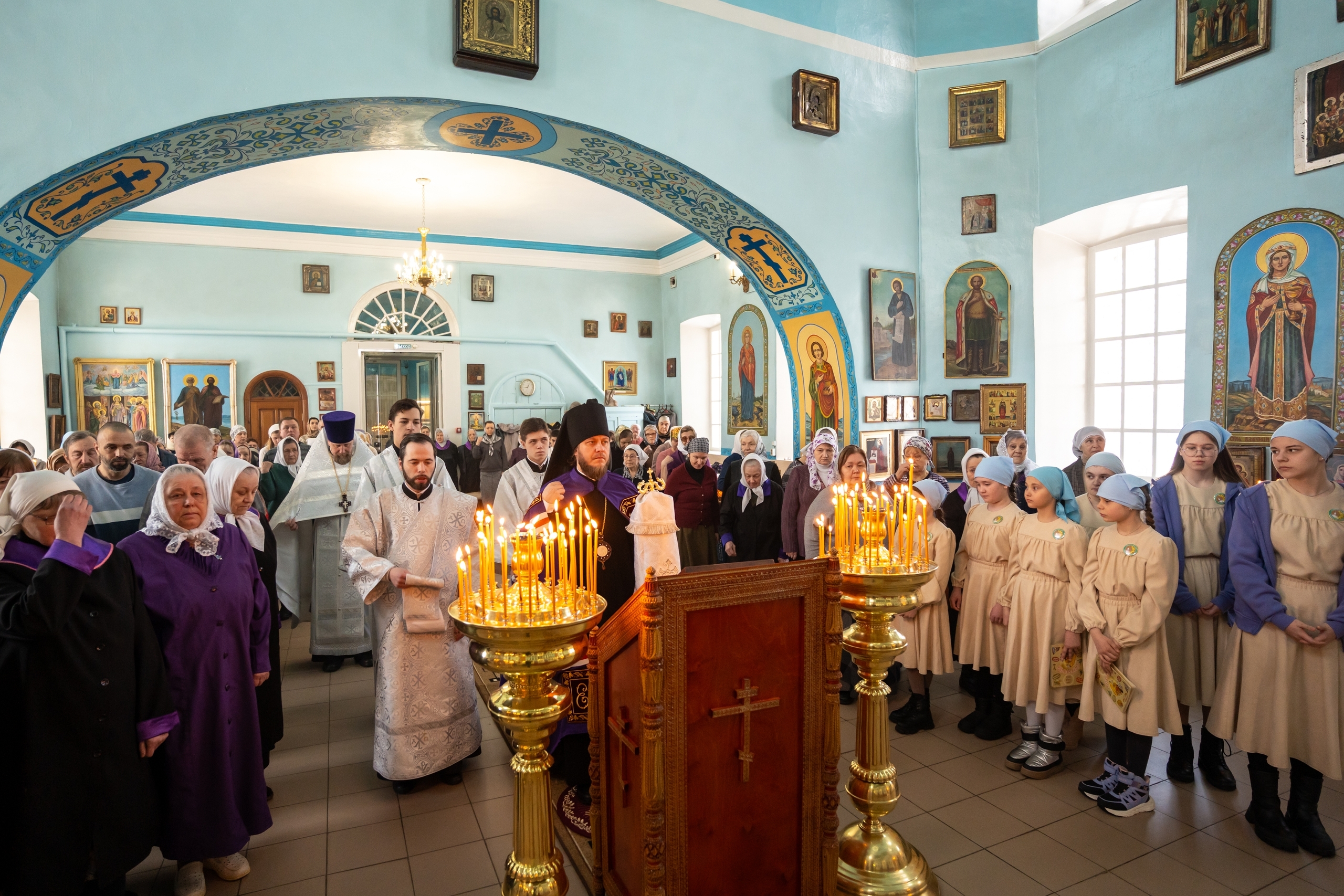 Литургия в Казанском храме г. Куса