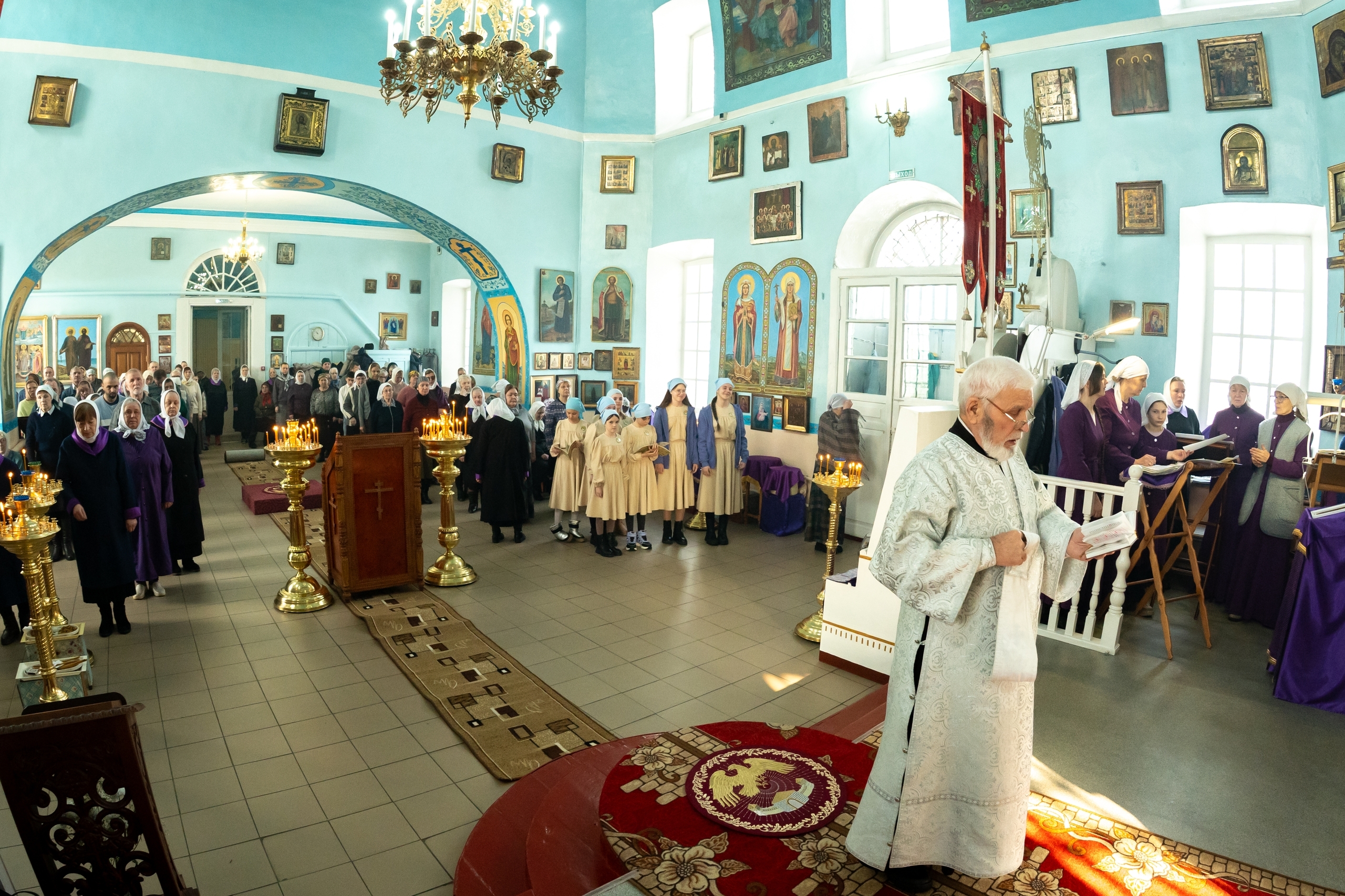 Литургия в Казанском храме г. Куса