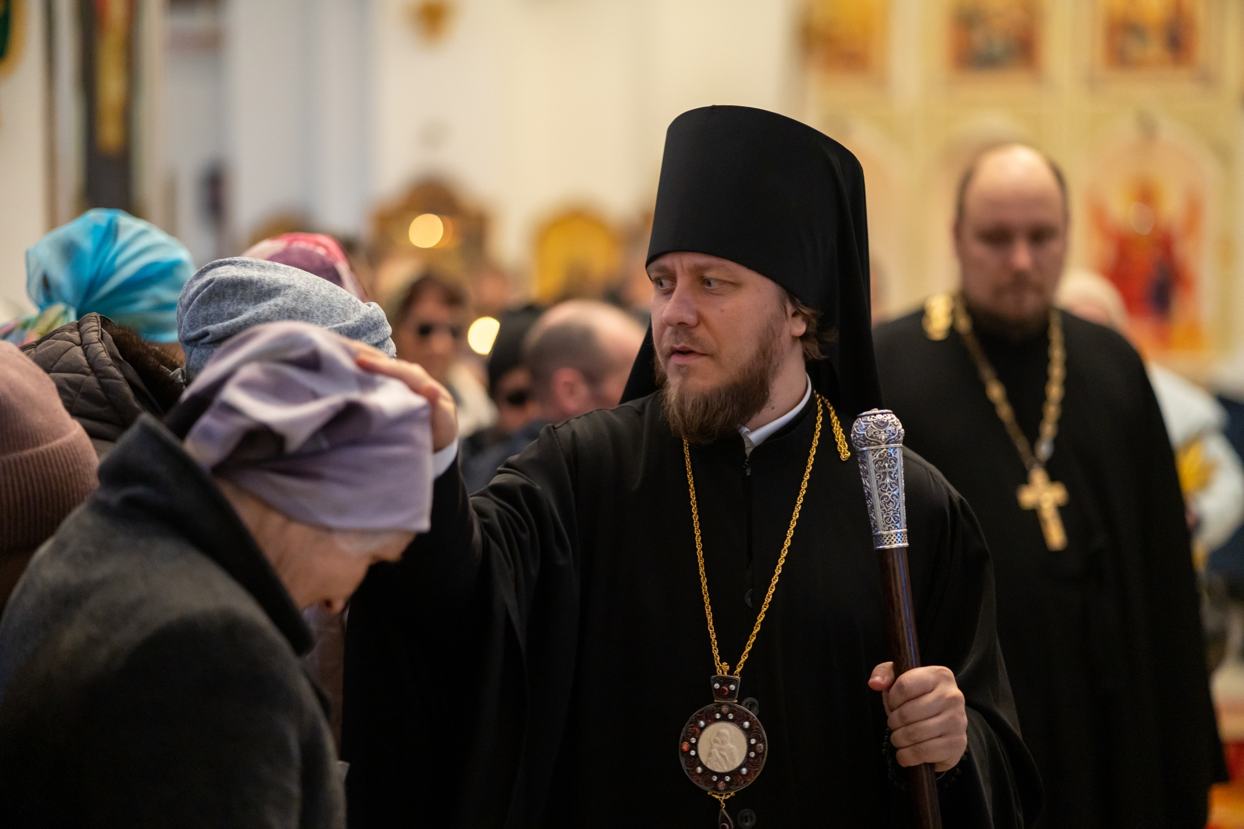 Утреня с чином погребения Плащаницы в Серафимовском кафедральном соборе