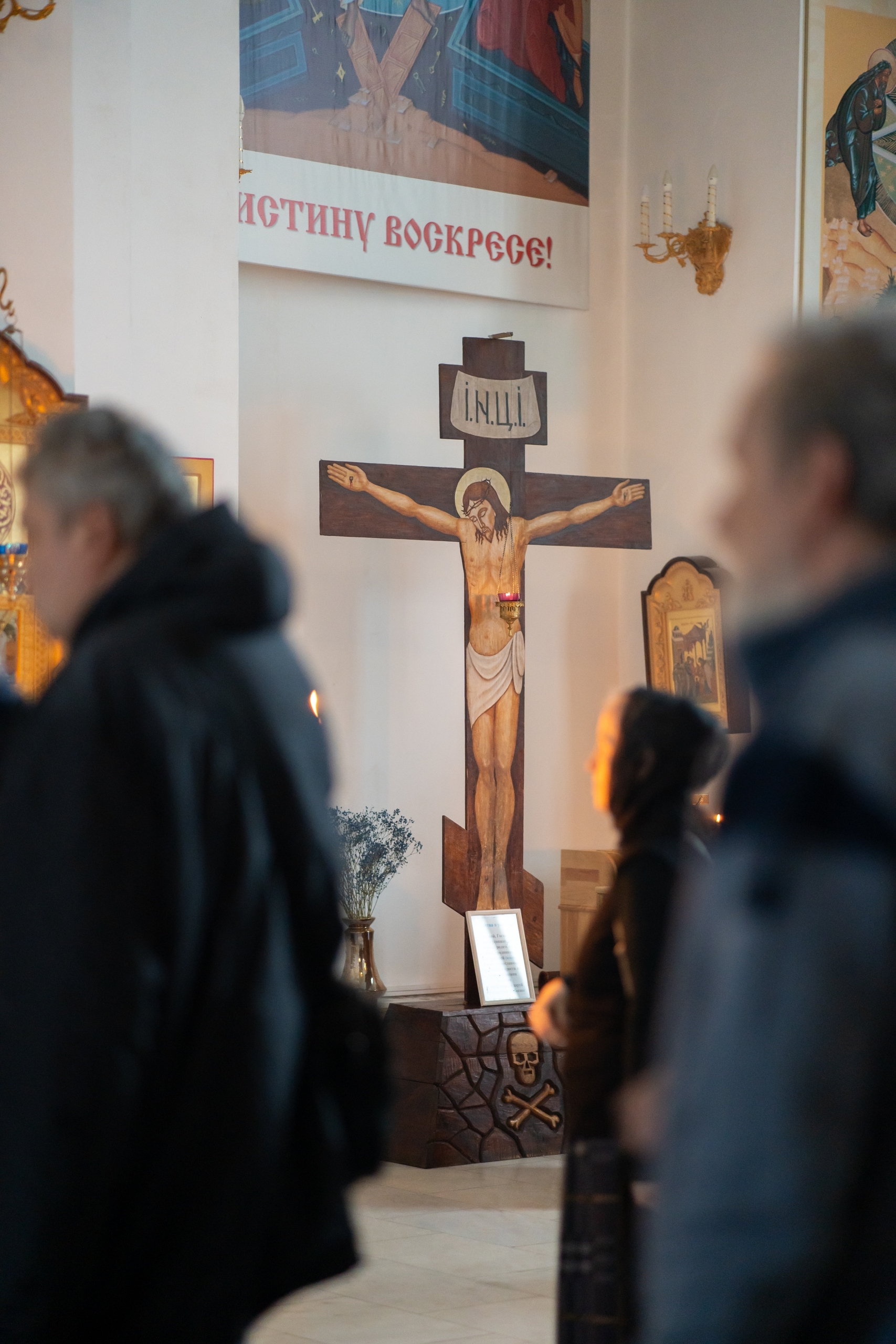 Утреня с чином погребения Плащаницы в Серафимовском кафедральном соборе