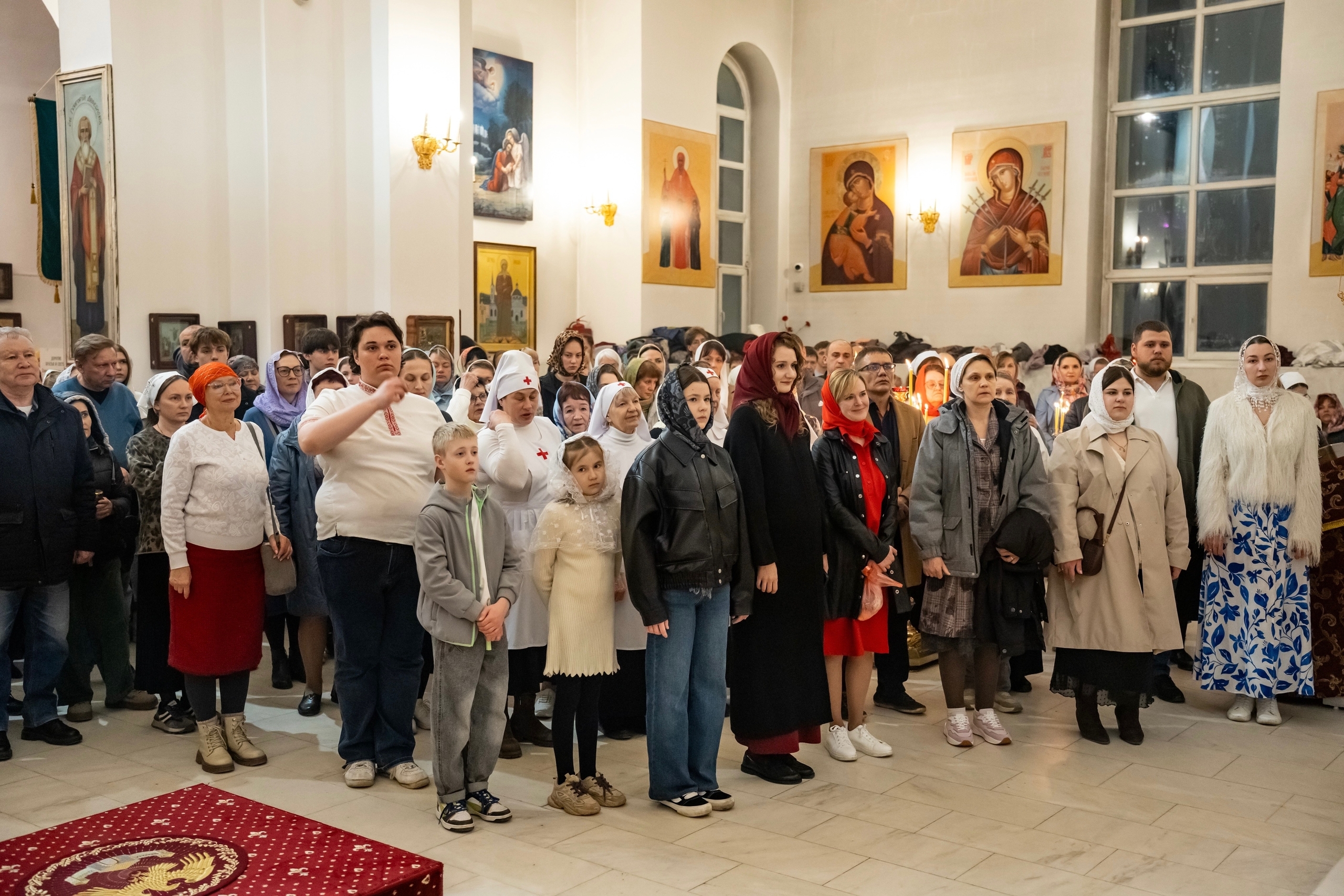 Пасхальное богослужение в Серафимовском кафедральном соборе