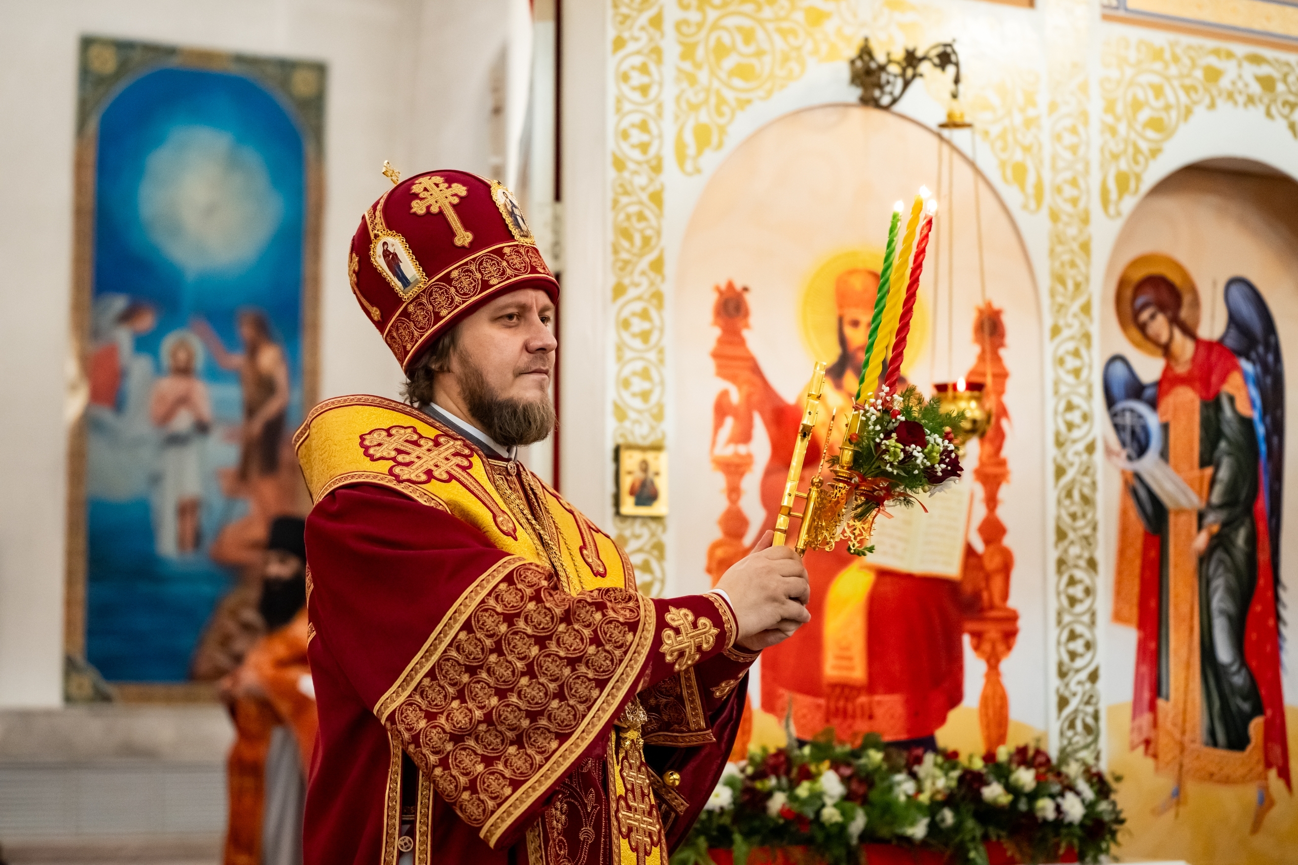Пасхальное богослужение в Серафимовском кафедральном соборе