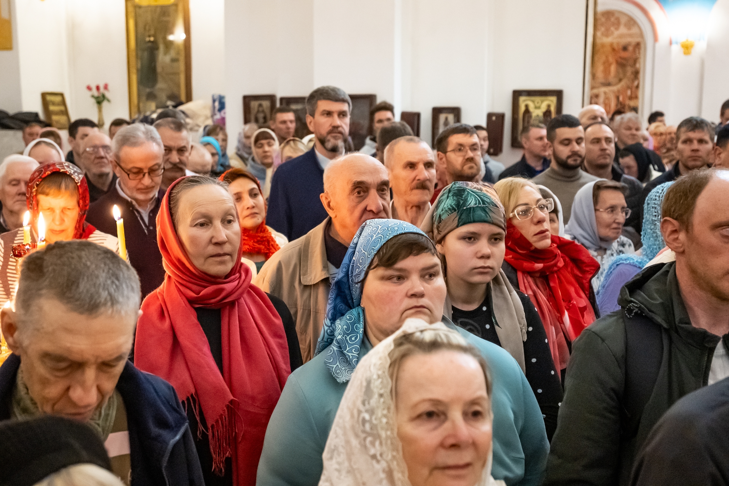 Пасхальное богослужение в Серафимовском кафедральном соборе