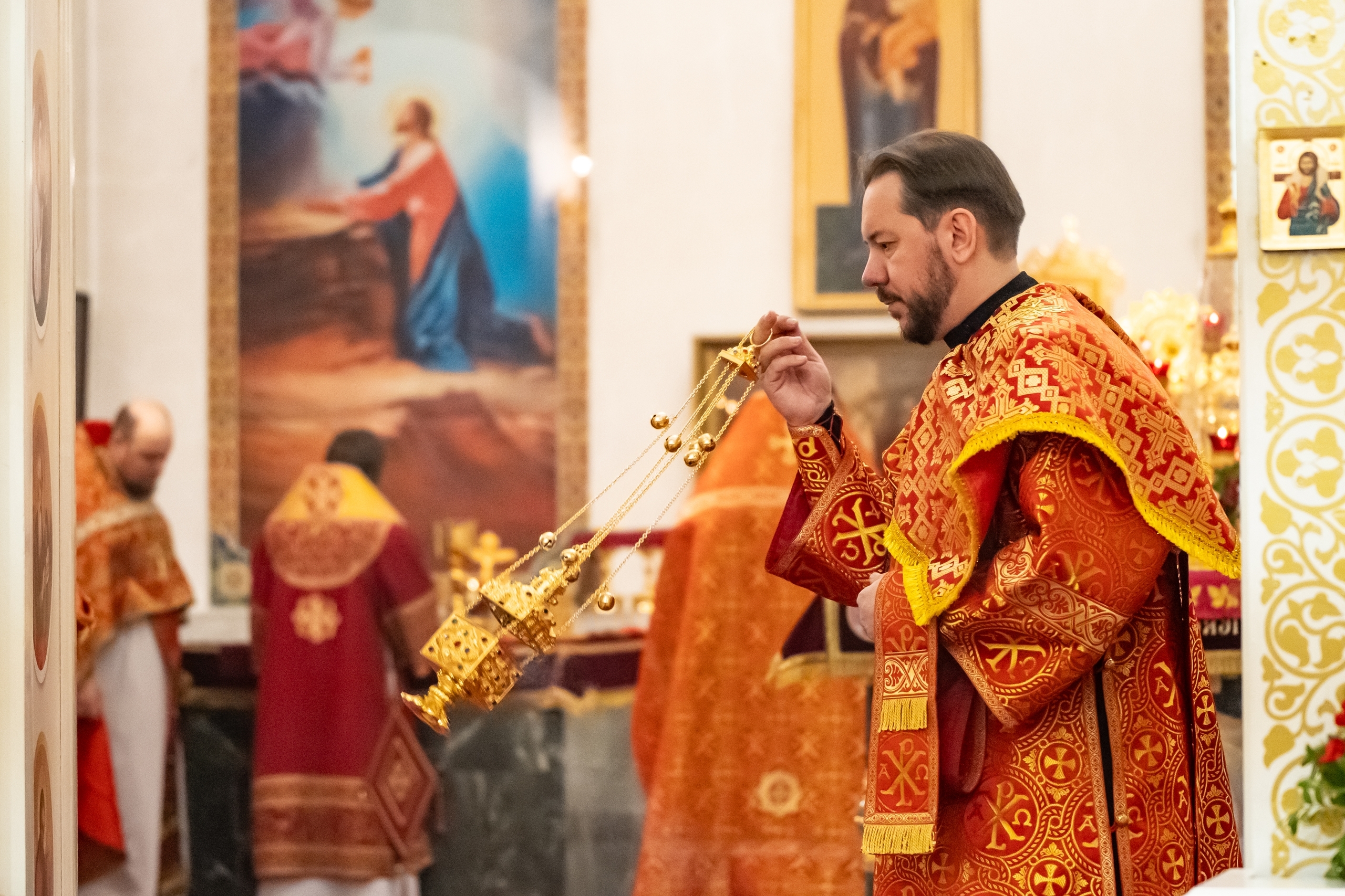 Пасхальное богослужение в Серафимовском кафедральном соборе