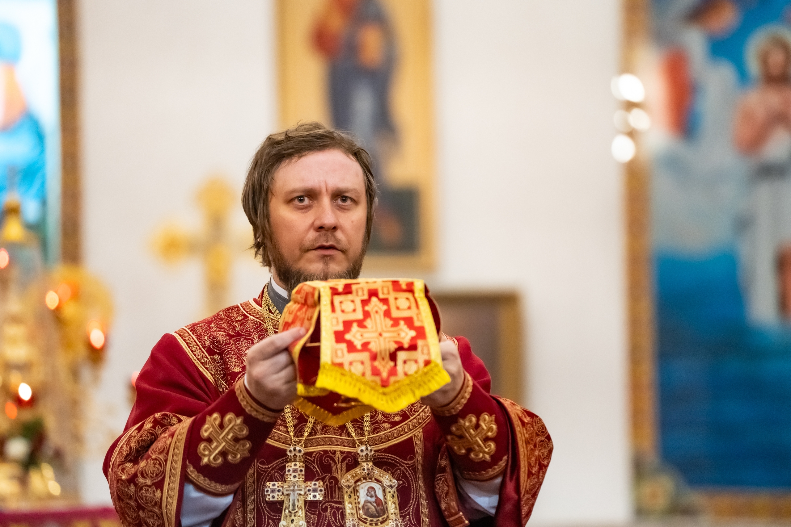 Пасхальное богослужение в Серафимовском кафедральном соборе