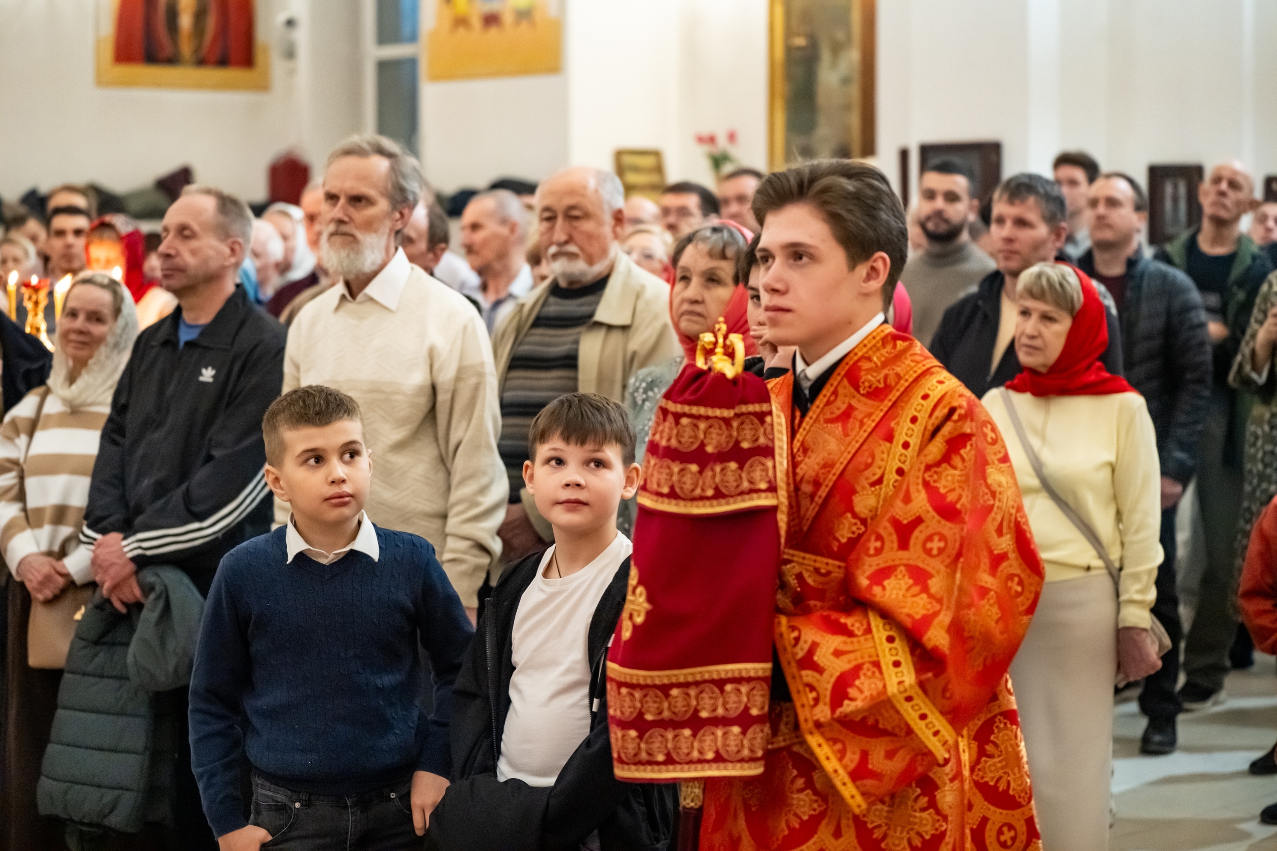 Пасхальное богослужение в Серафимовском кафедральном соборе