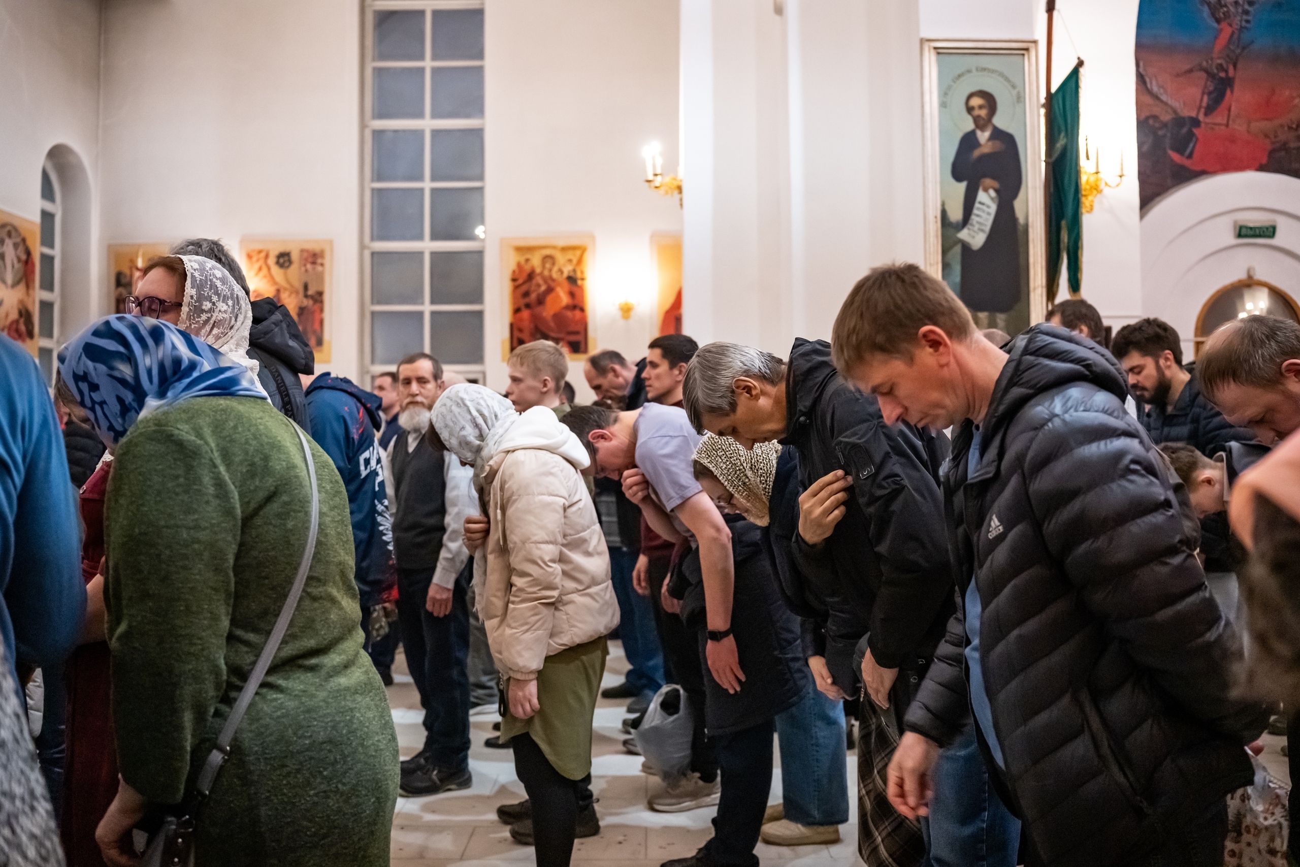 Пасхальное богослужение в Серафимовском кафедральном соборе