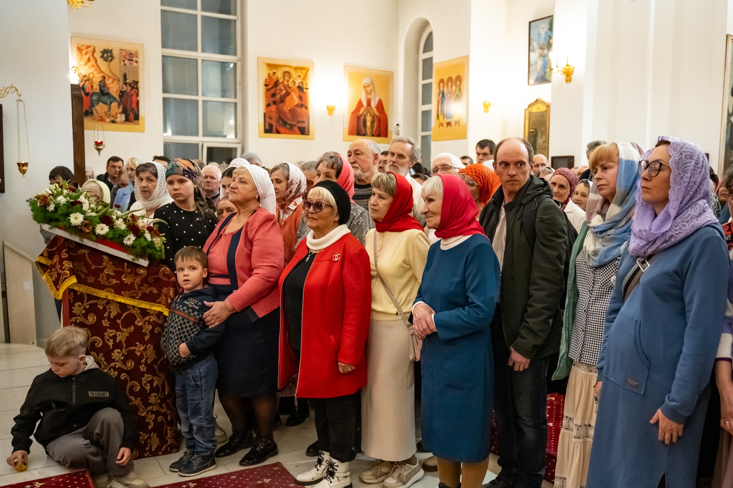 Пасхальное богослужение в Серафимовском кафедральном соборе