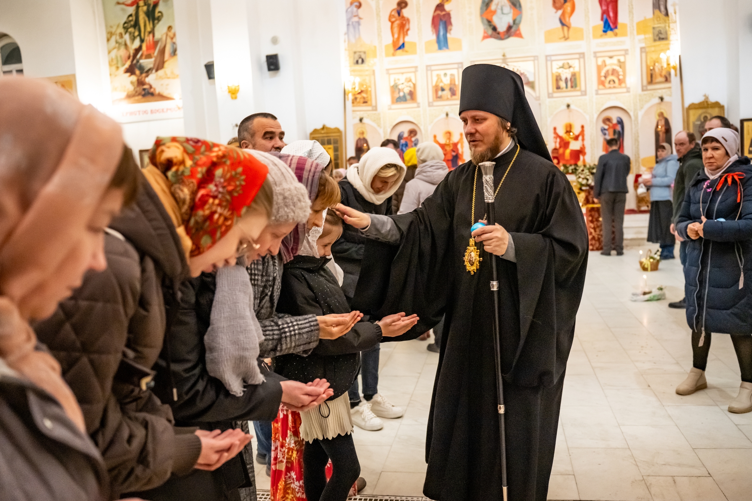 Пасхальное богослужение в Серафимовском кафедральном соборе