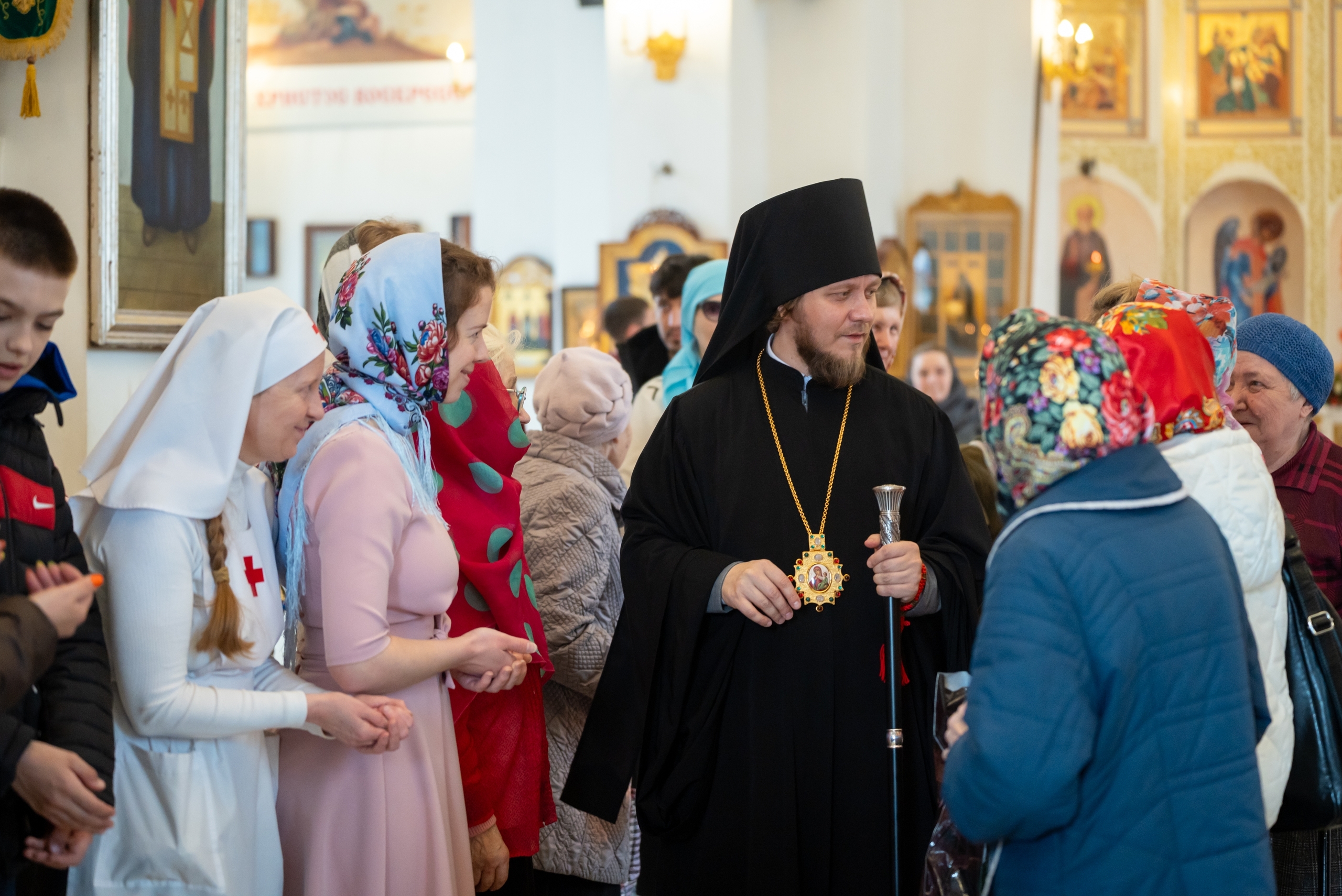 Великая вечерня в первый день Пасхи в Серафимовском кафедральном соборе