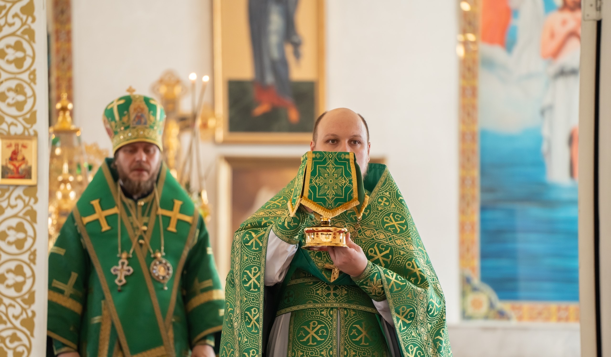 Литургия в Вербное воскресенье в Серафимовском кафедральном соборе