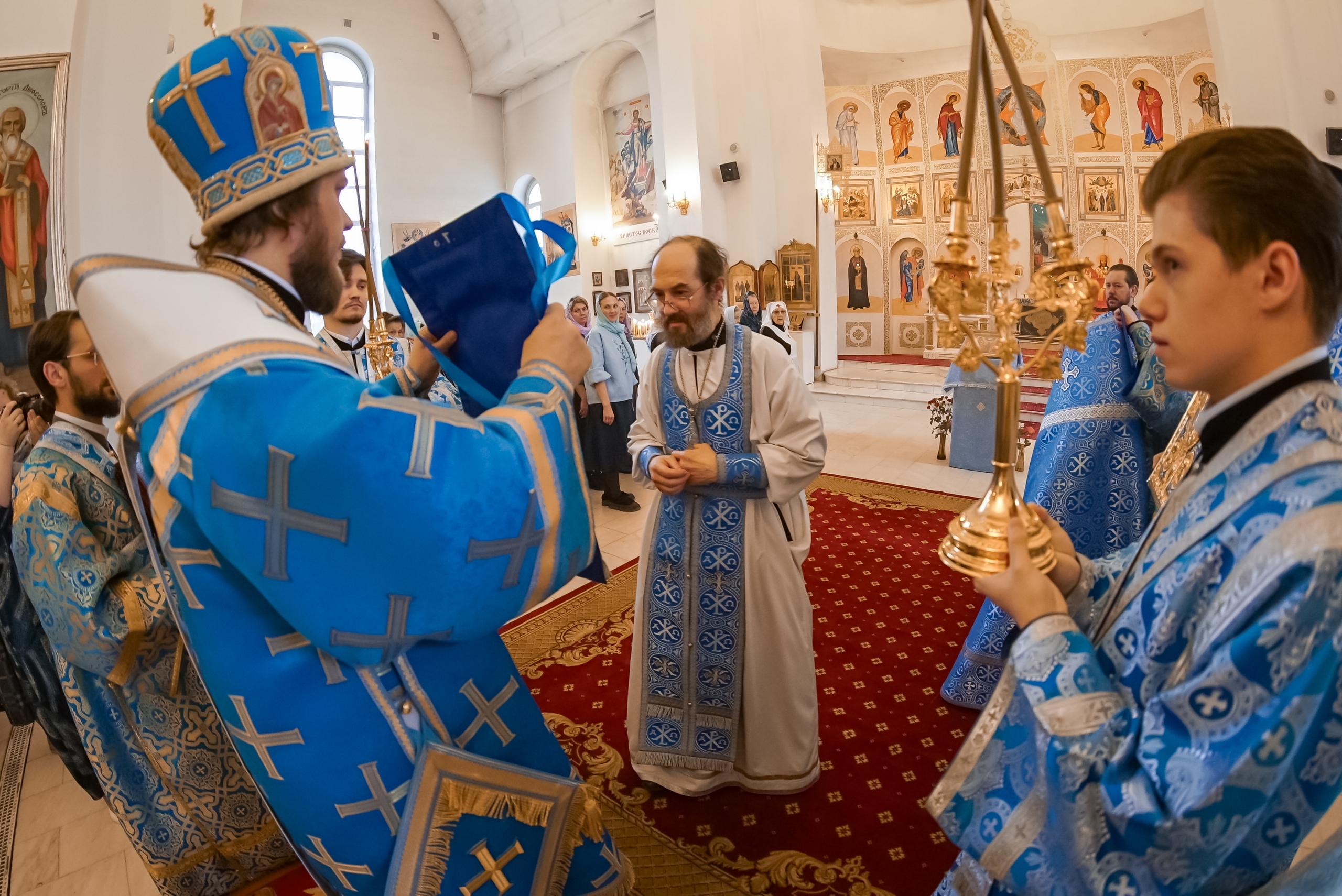 Литургия на Благовещение в Серафимовском кафедральном соборе
