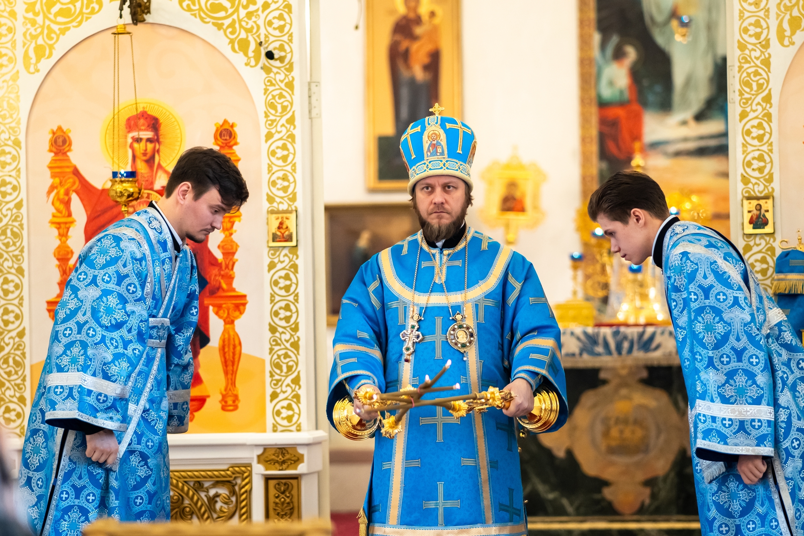 Литургия на Благовещение в Серафимовском кафедральном соборе