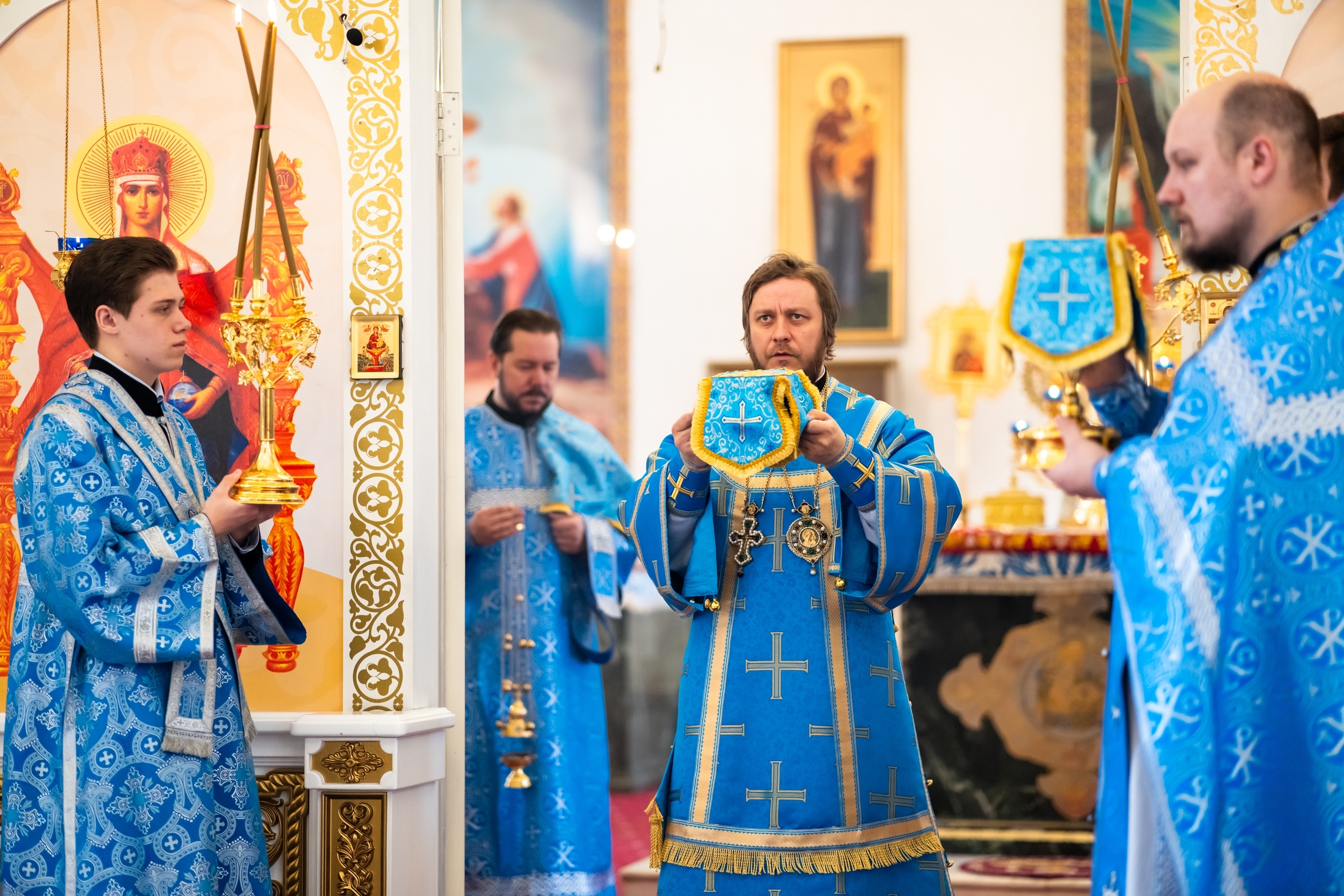 Литургия на Благовещение в Серафимовском кафедральном соборе