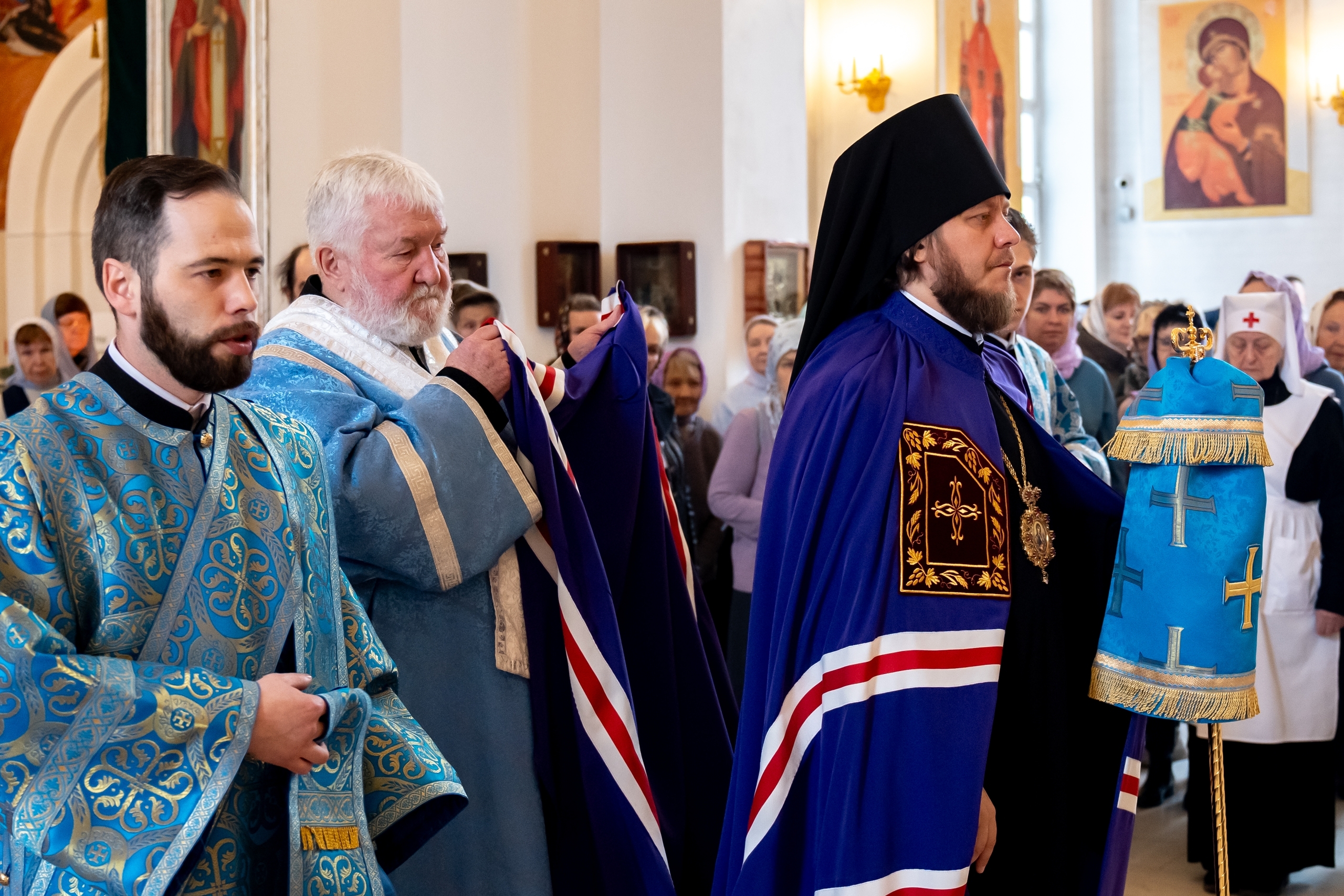Литургия на Благовещение в Серафимовском кафедральном соборе