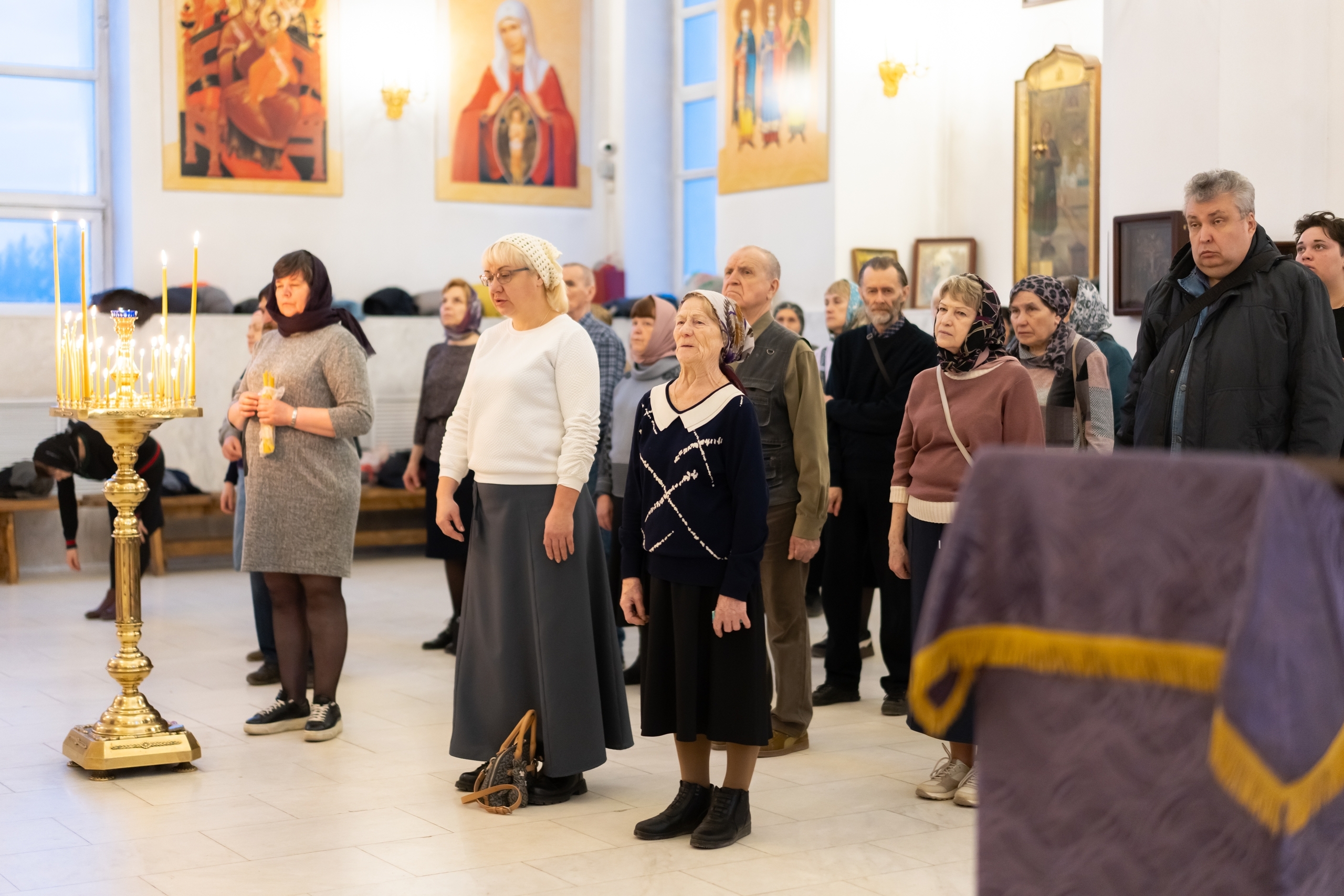Литургия в Четверг Страстной седмицы в Серафимовском кафедральном соборе