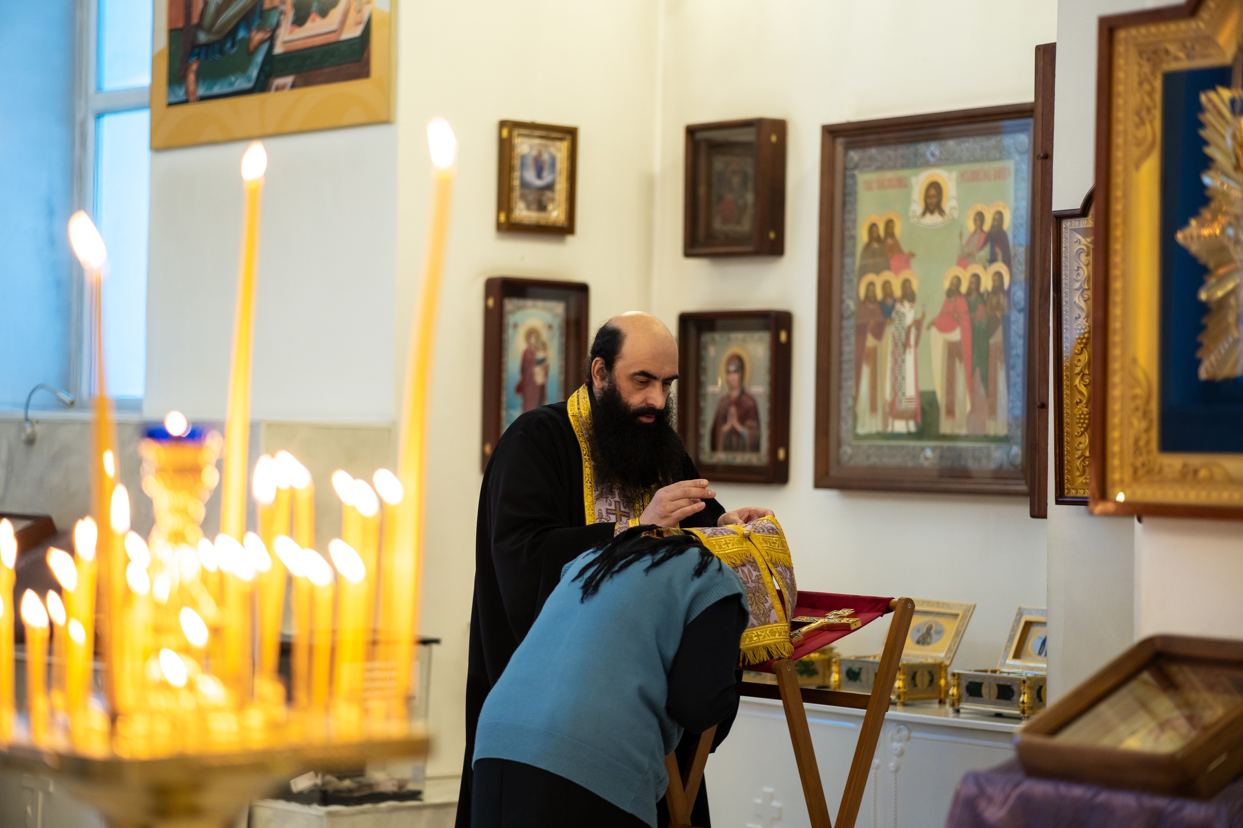 Литургия в Четверг Страстной седмицы в Серафимовском кафедральном соборе