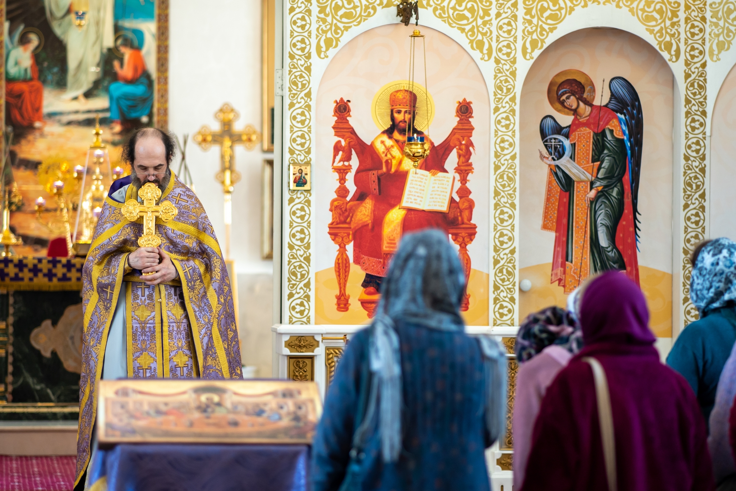 Литургия в Четверг Страстной седмицы в Серафимовском кафедральном соборе