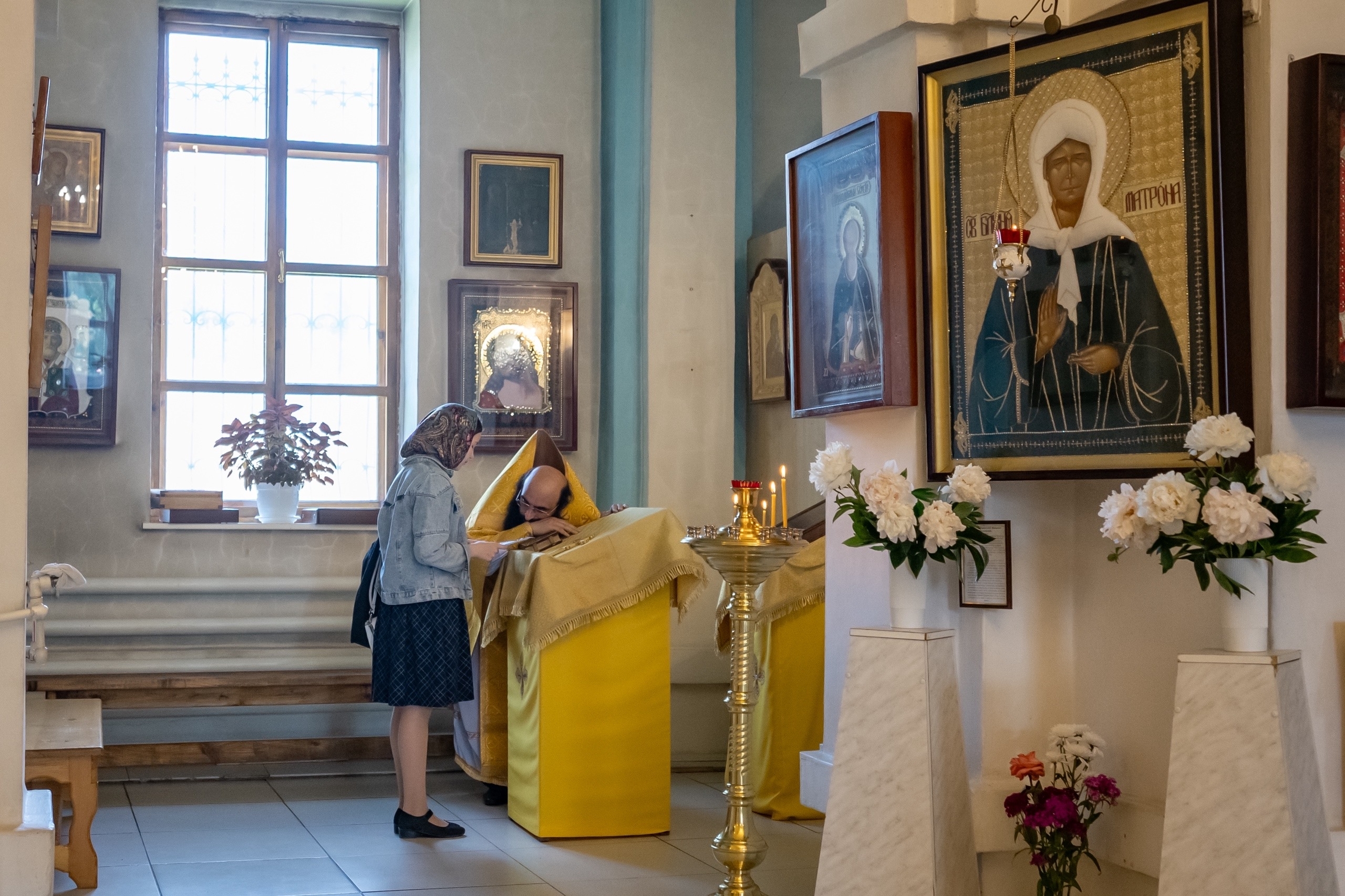 Богослужение в Серафимовском кафедральном соборе