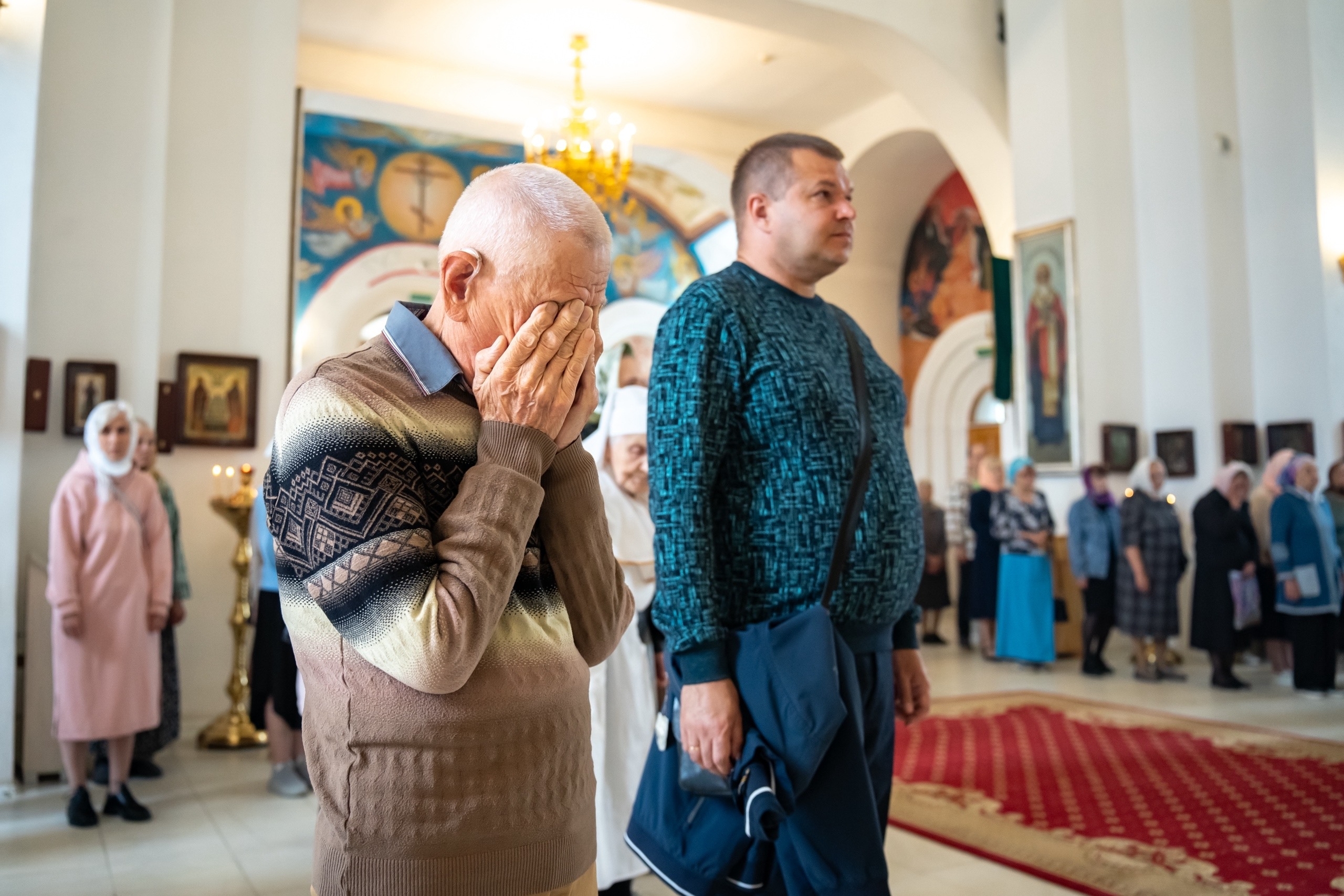 Богослужение в Серафимовском кафедральном соборе