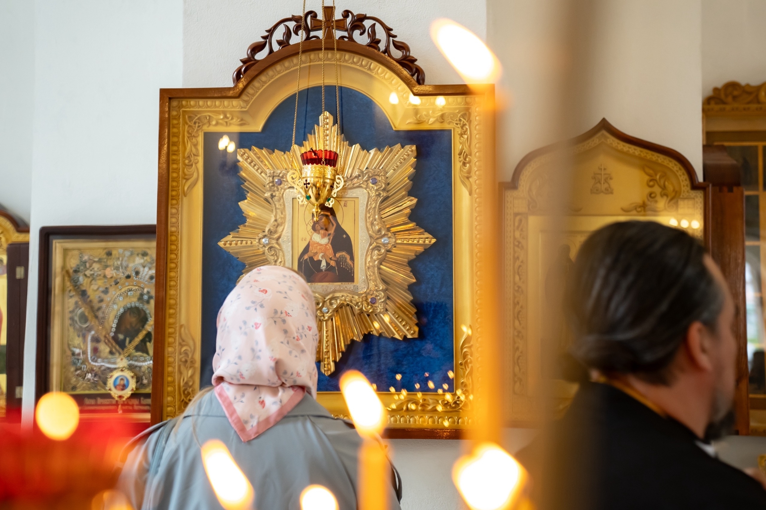 Богослужение в Серафимовском кафедральном соборе
