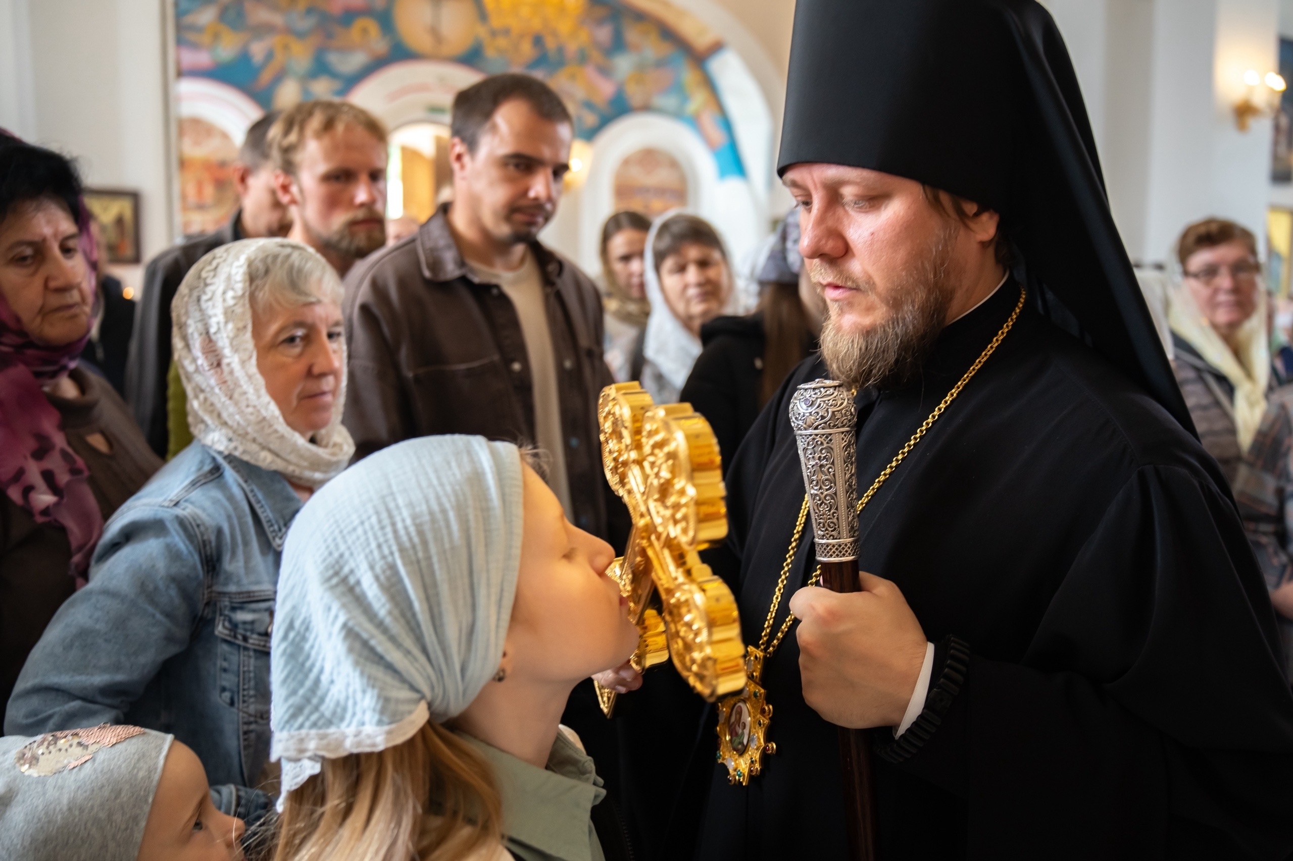 Божественная литургия в Серафимовском кафедральном соборе
